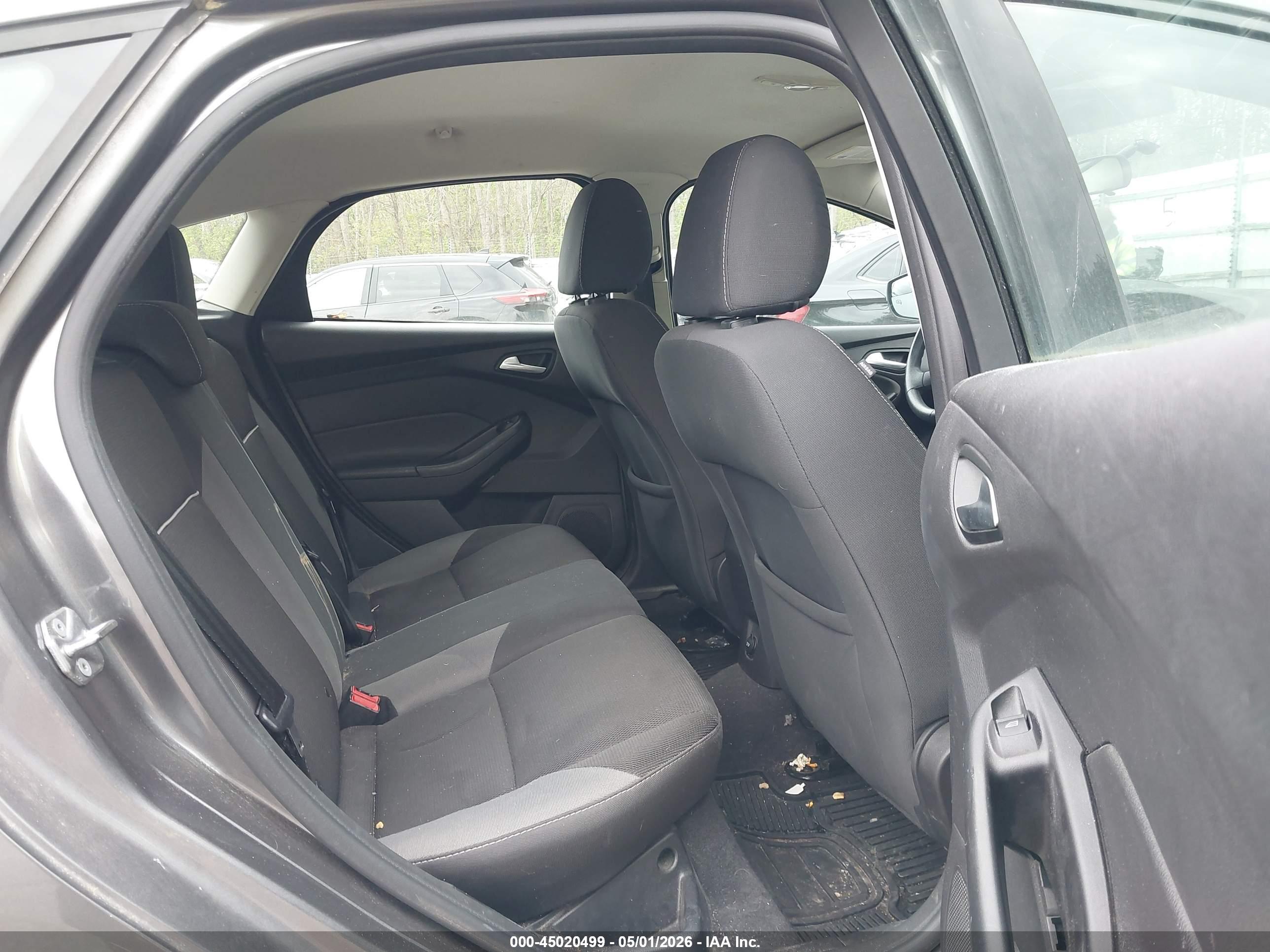 FORD FOCUS image 8