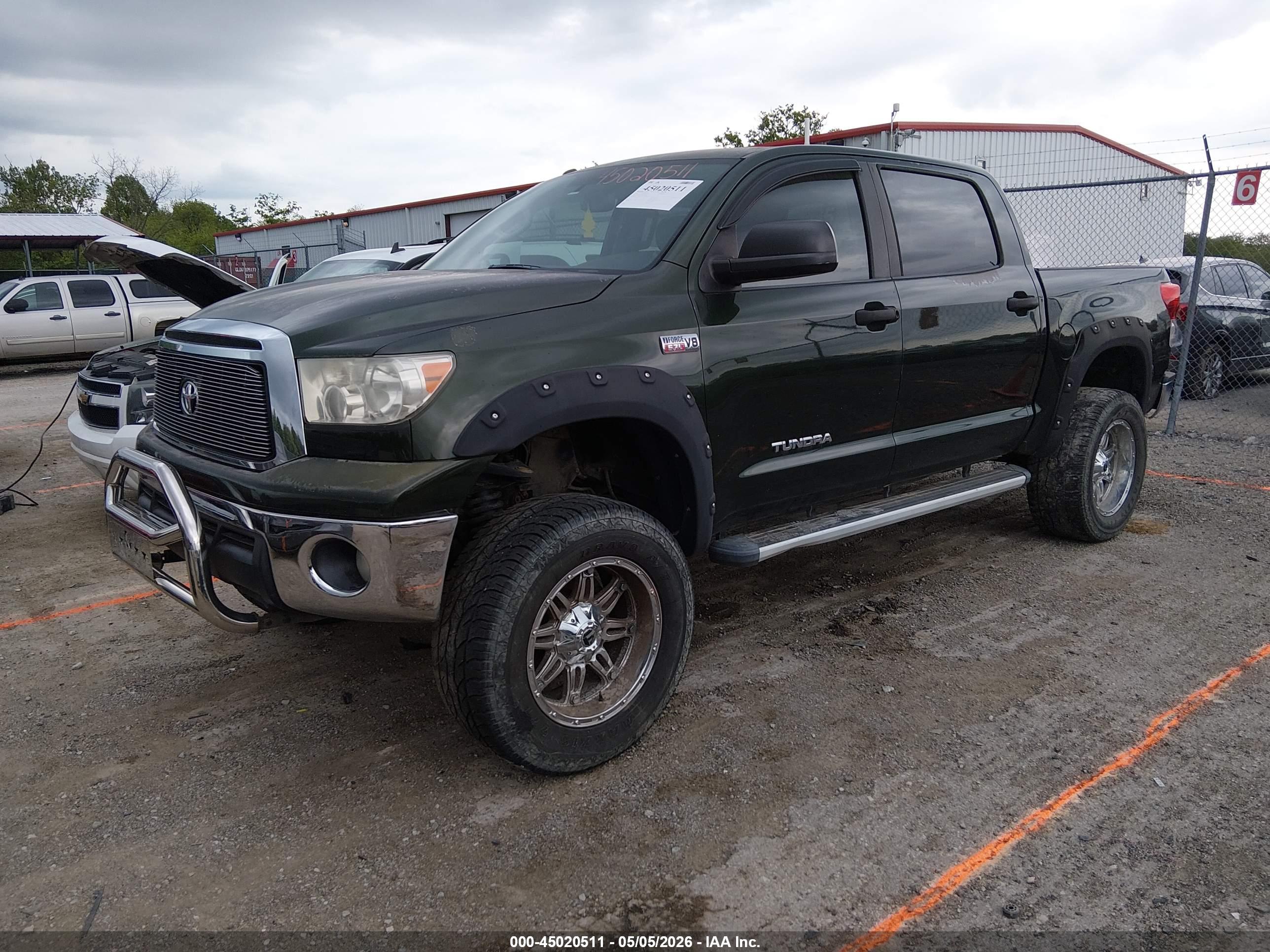 TOYOTA TUNDRA image 2