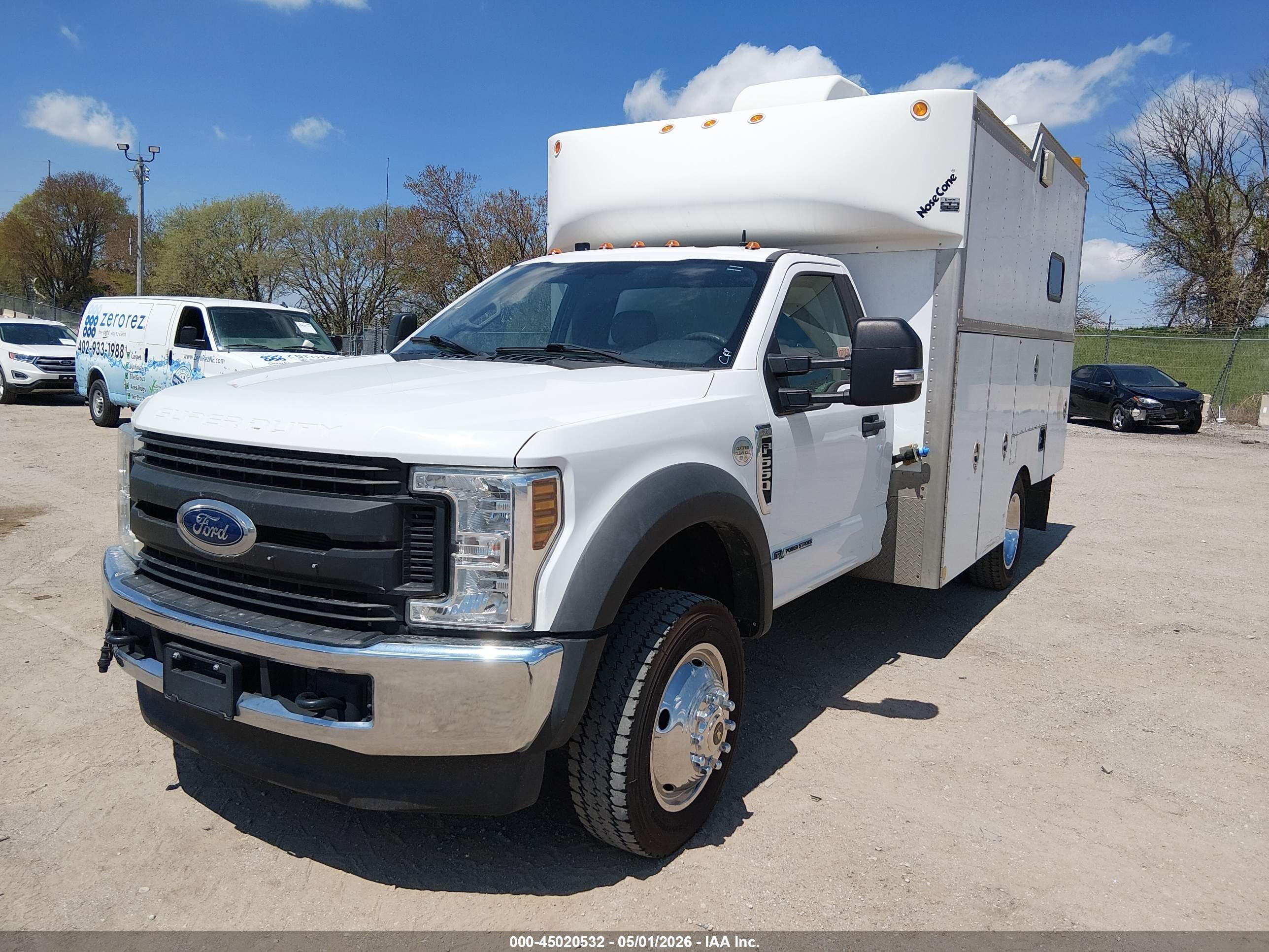 FORD F-550 image 2