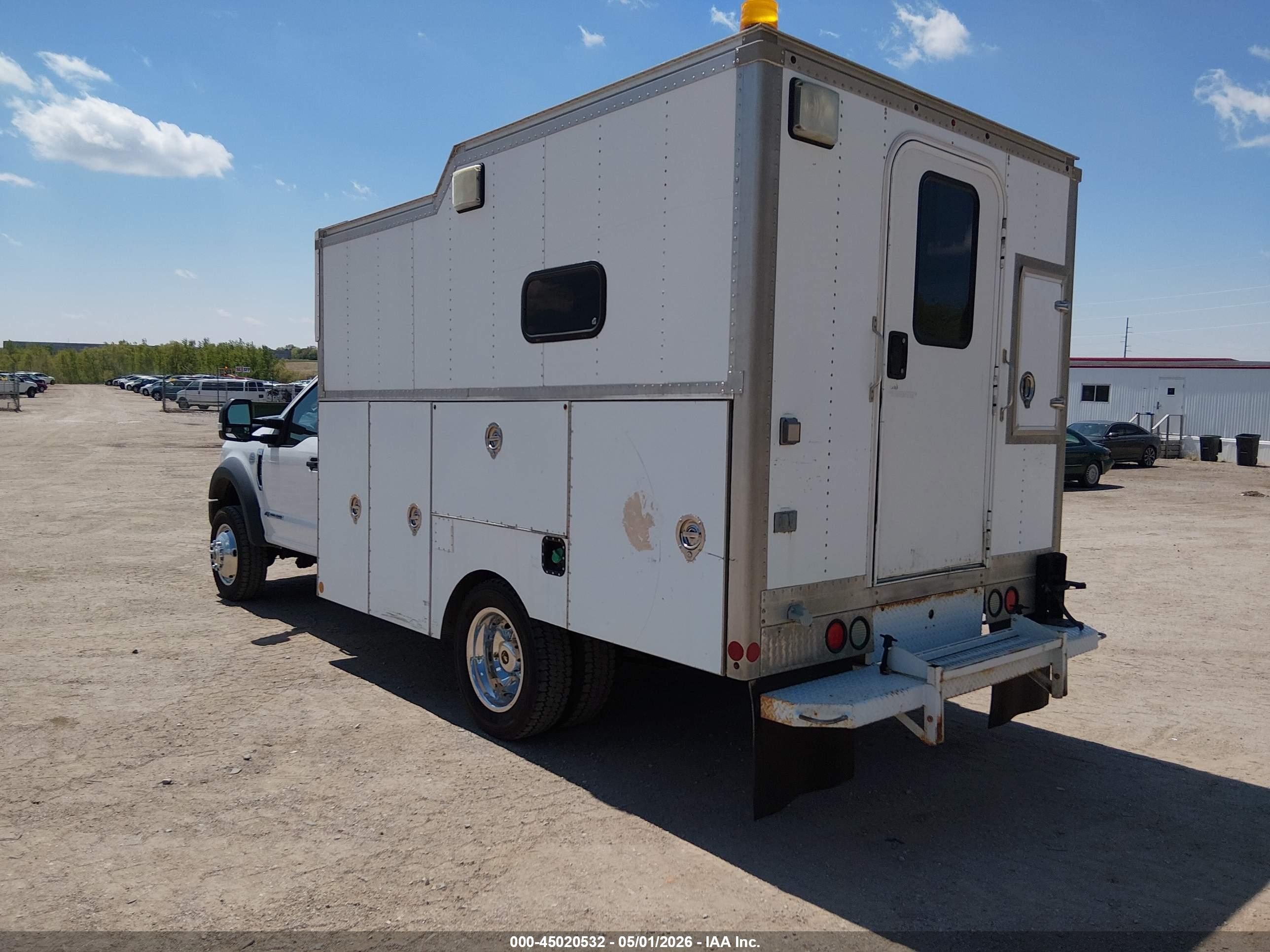 FORD F-550 image 3