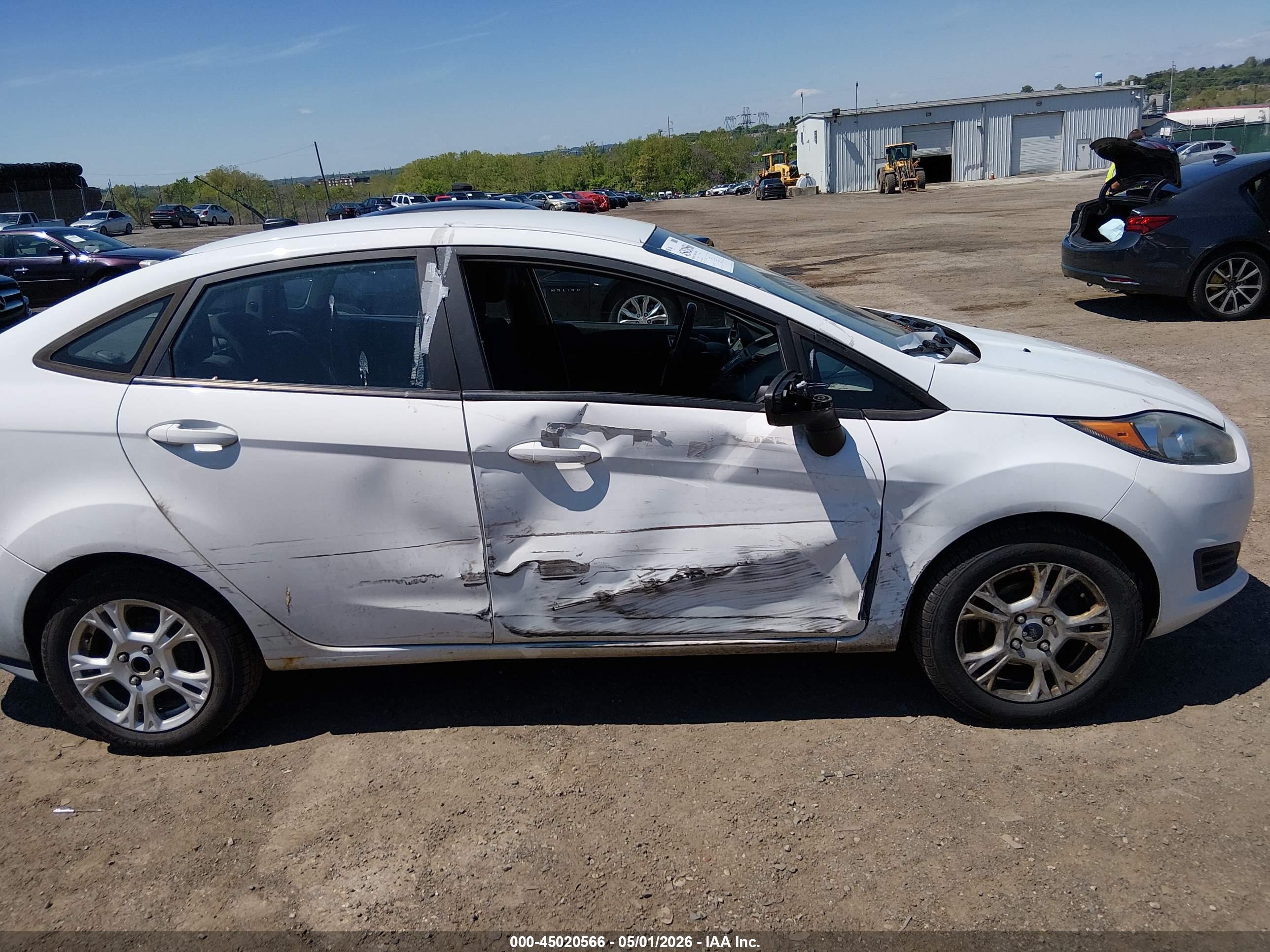 FORD FIESTA image 6