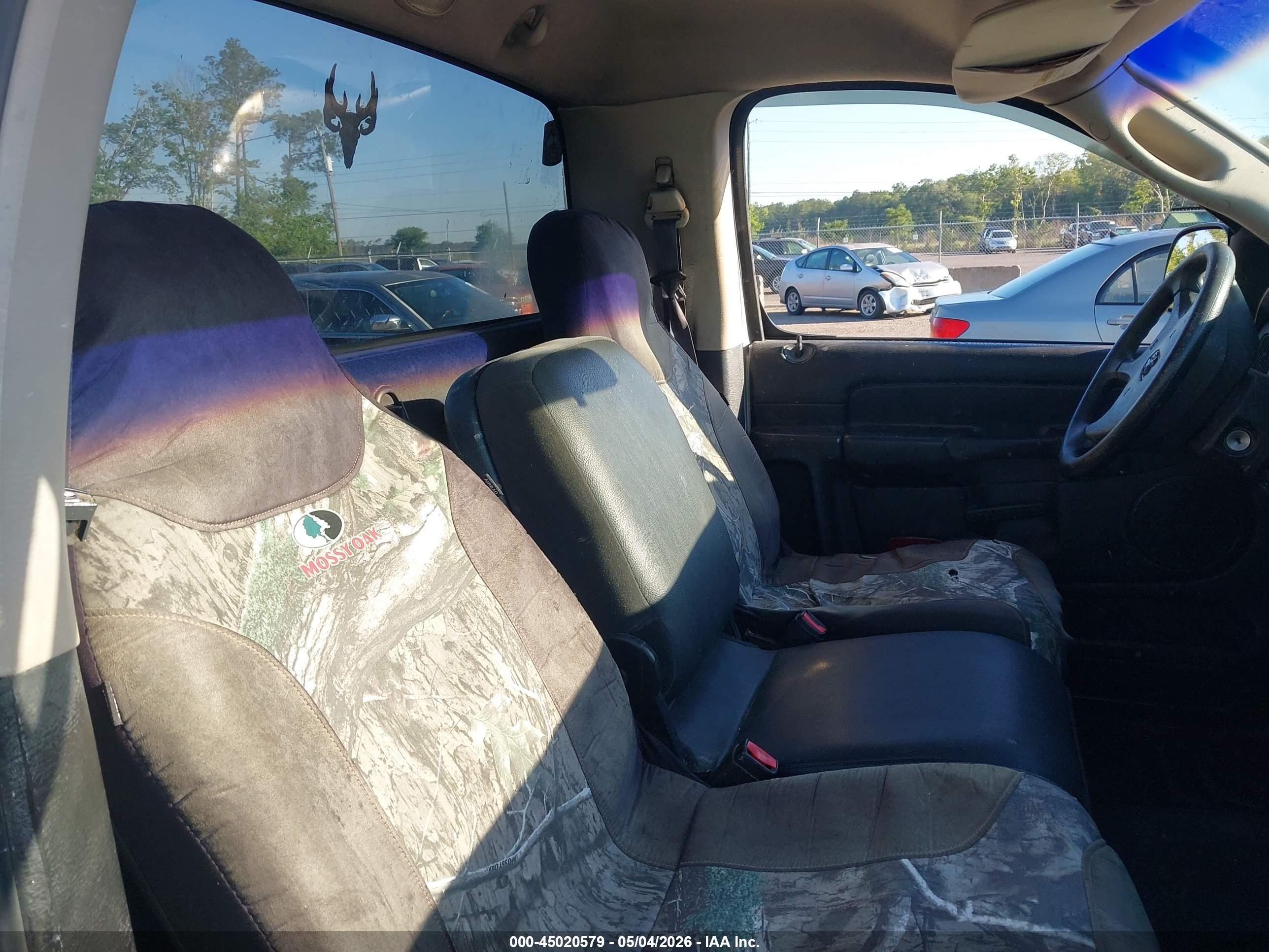 DODGE RAM image 8