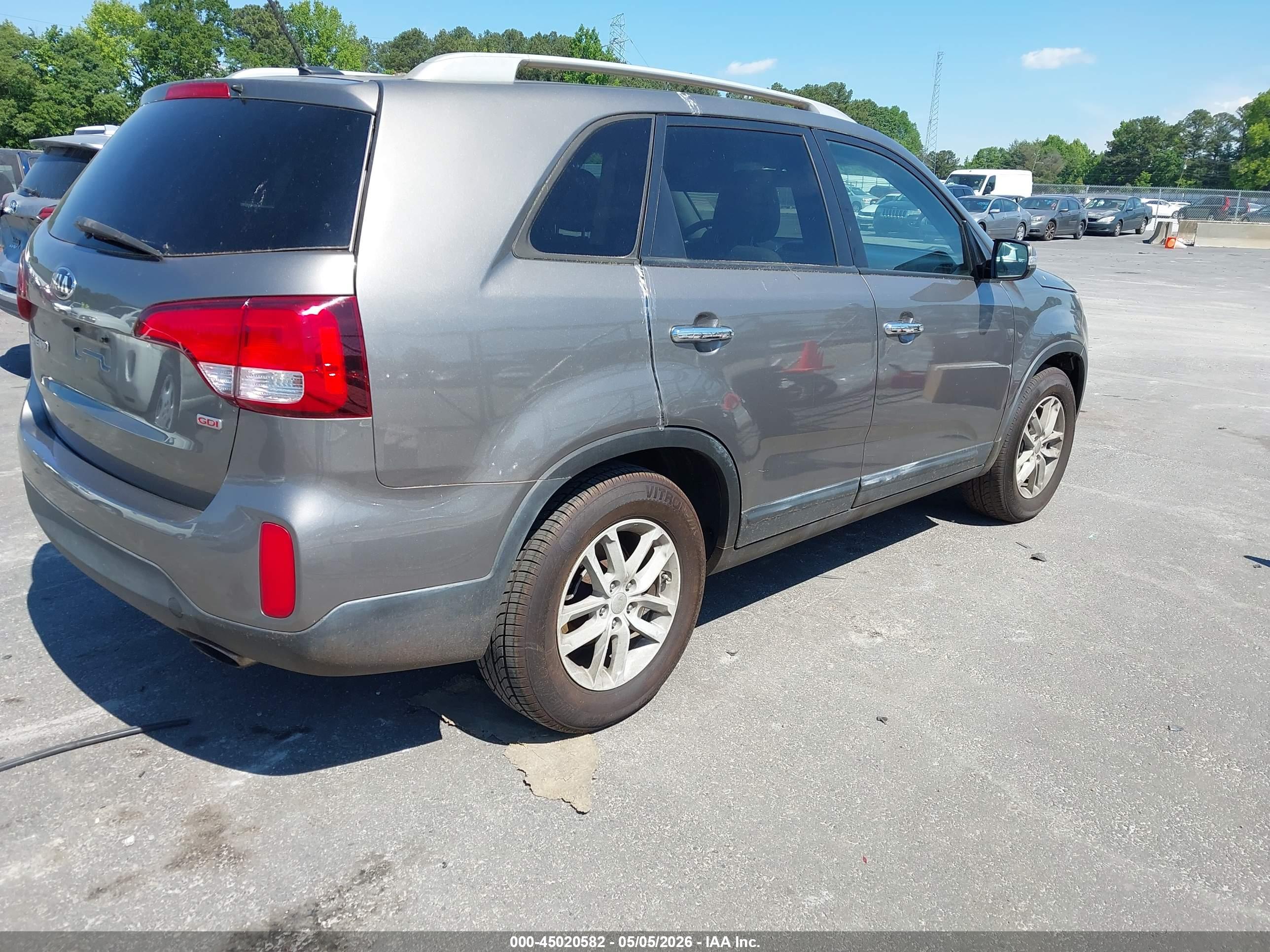 KIA SORENTO image 4