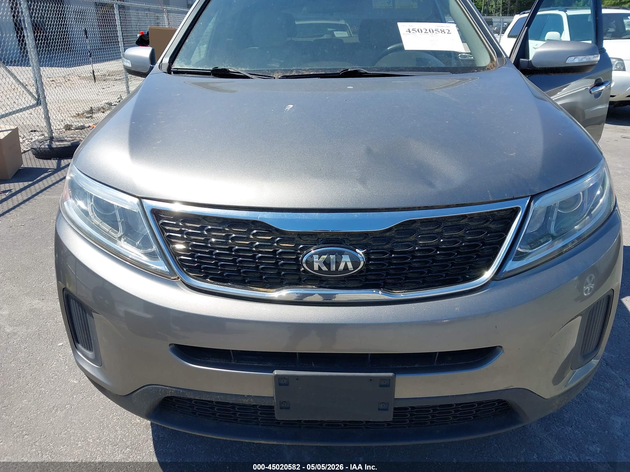 KIA SORENTO image 6