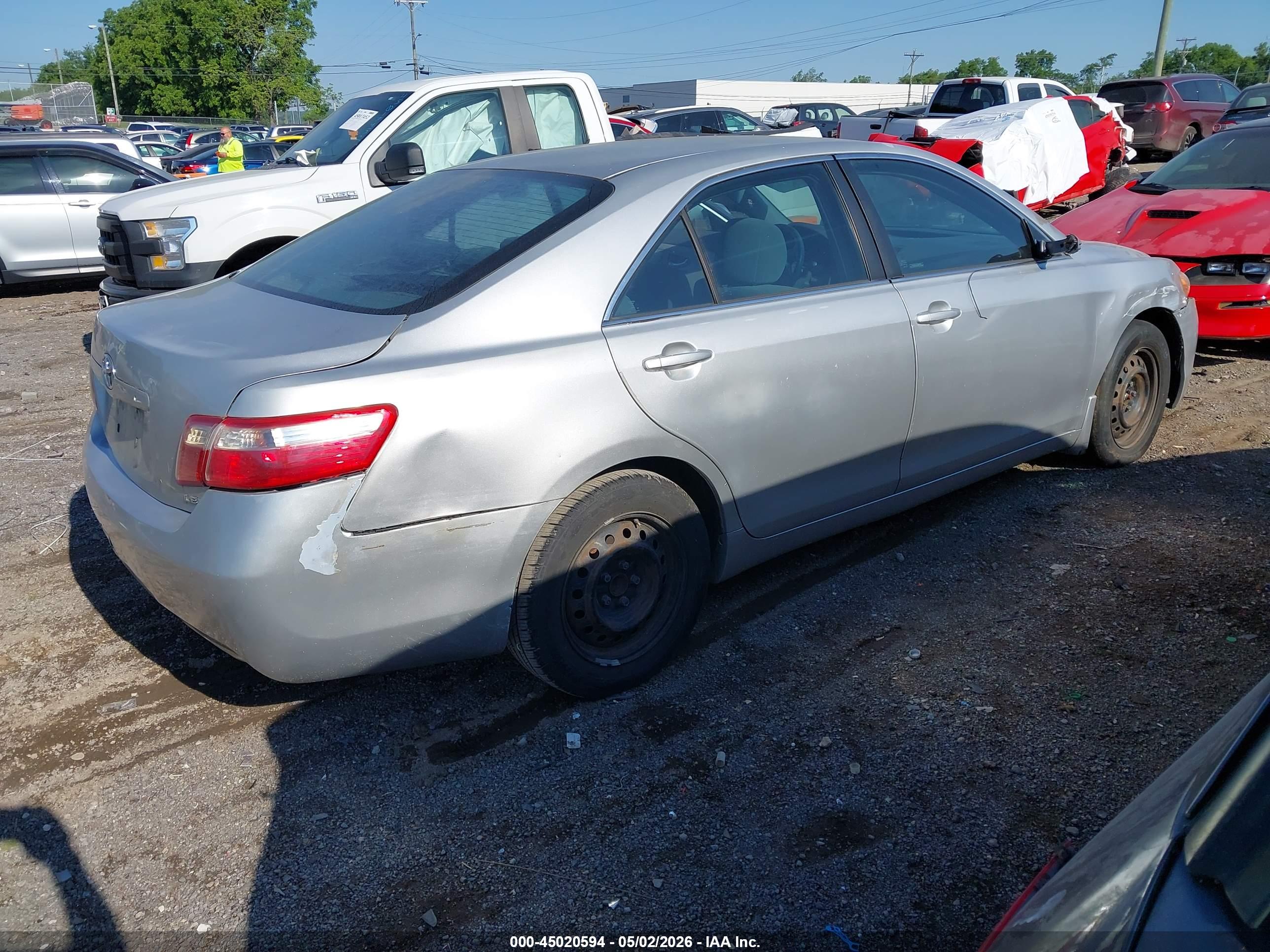 TOYOTA CAMRY image 2