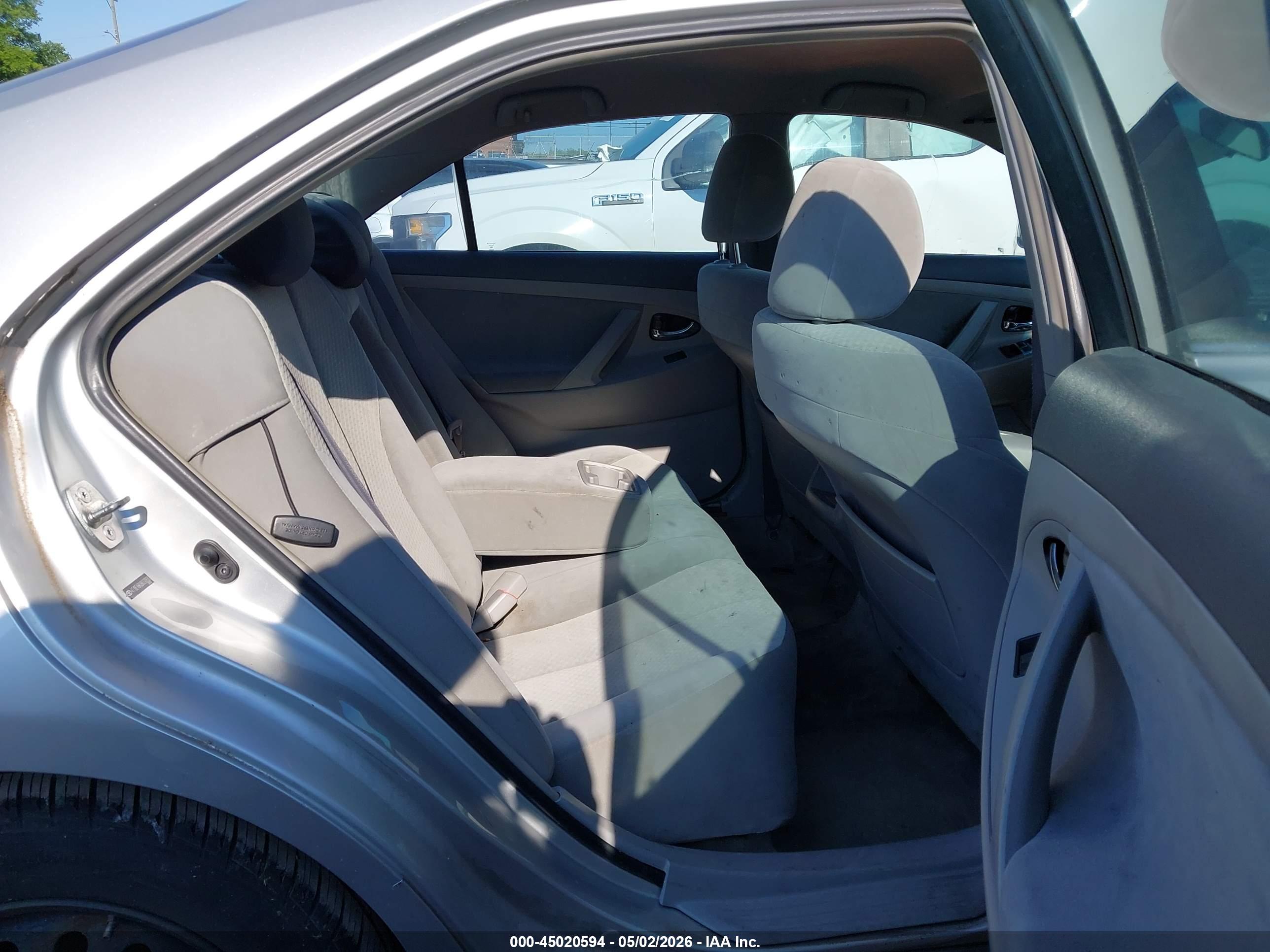 TOYOTA CAMRY image 8
