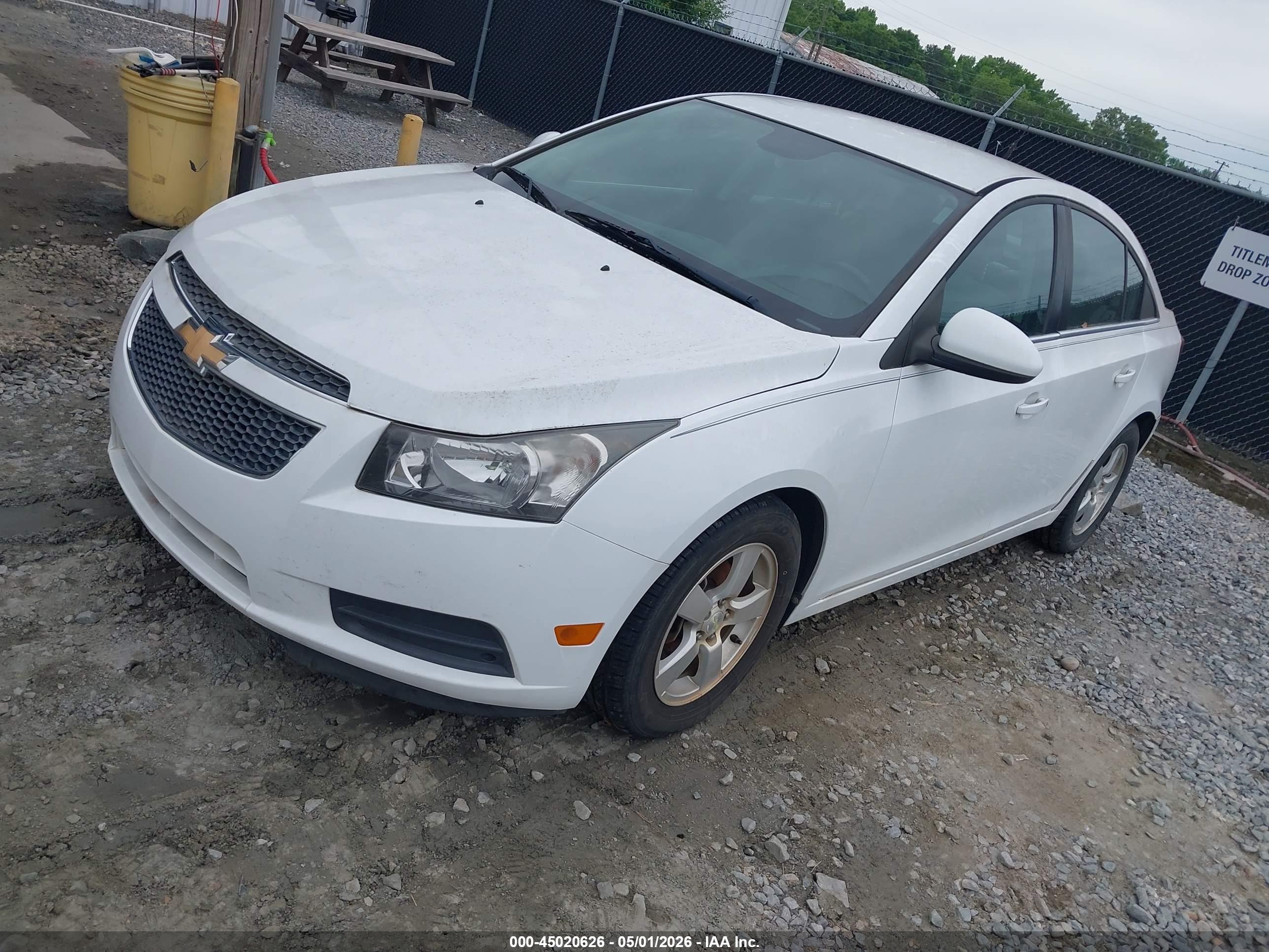 CHEVROLET CRUZE image 2