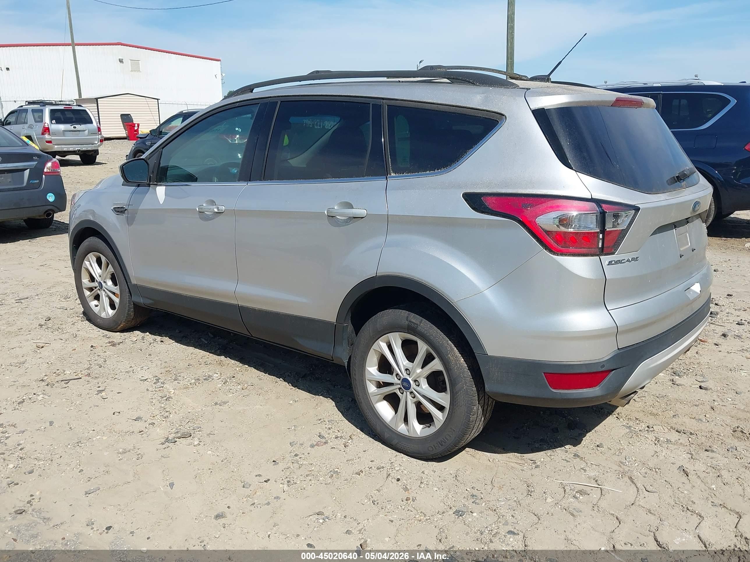 FORD ESCAPE image 3