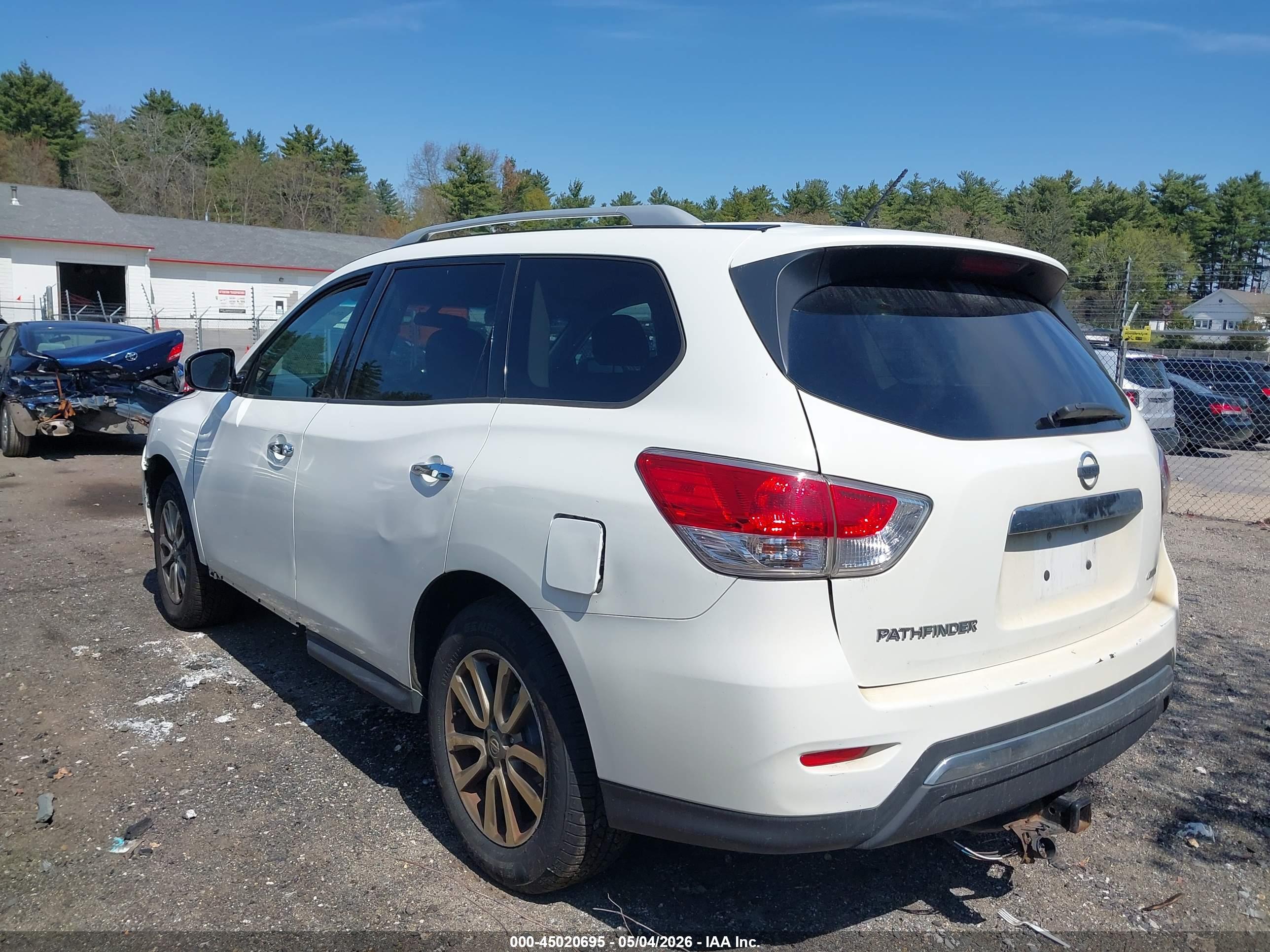 NISSAN PATHFINDER image 3