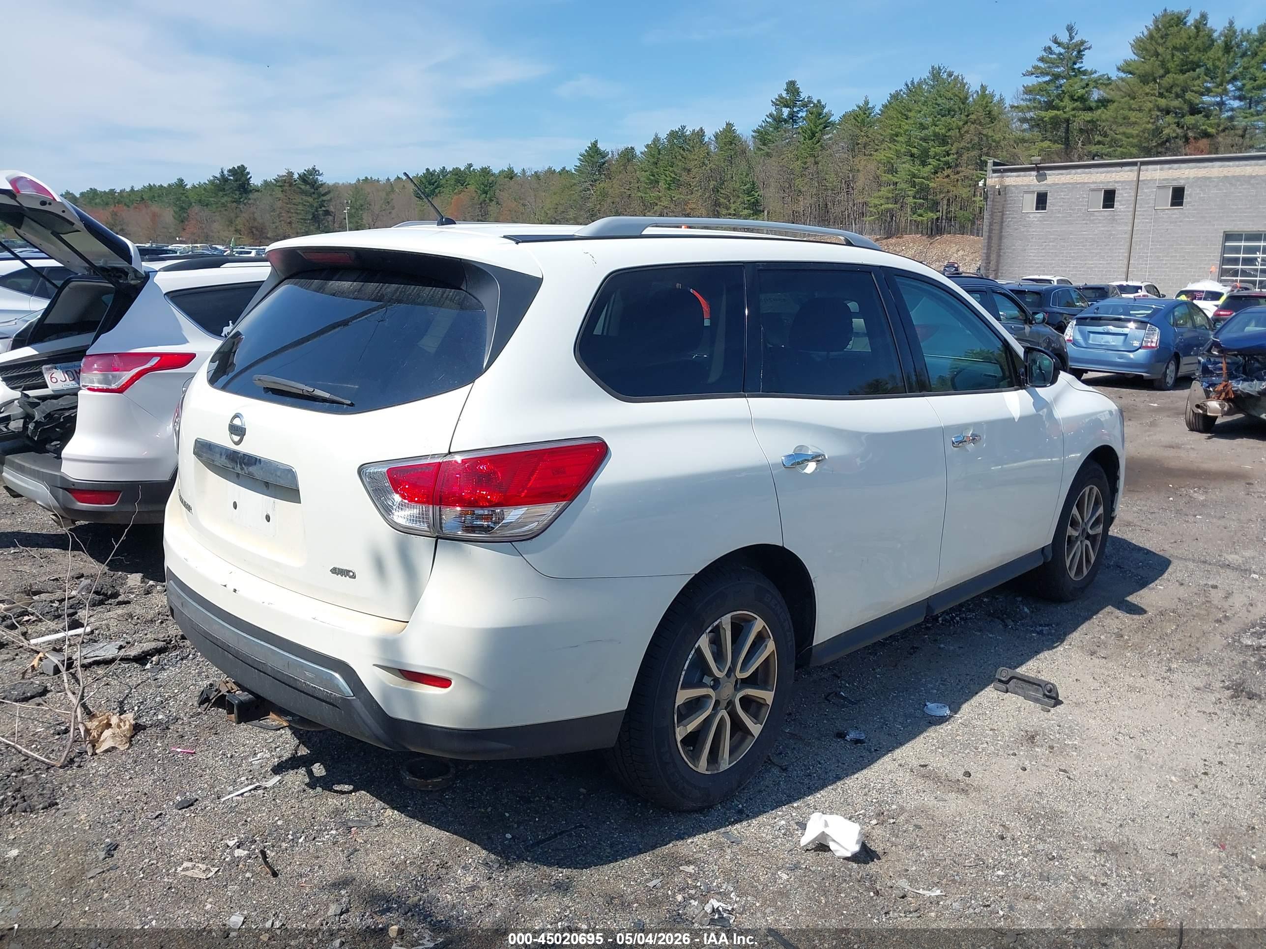 NISSAN PATHFINDER image 4