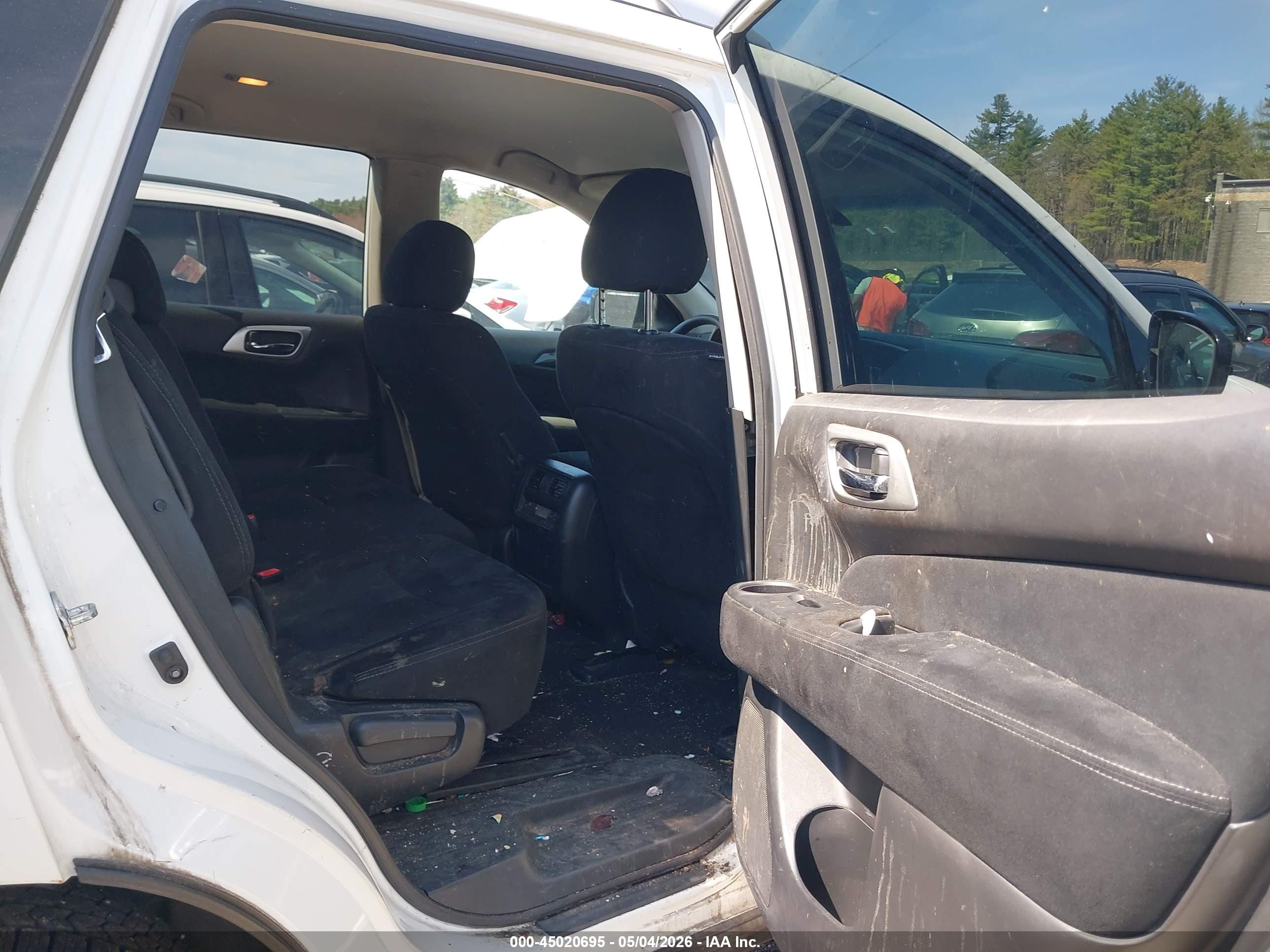 NISSAN PATHFINDER image 8