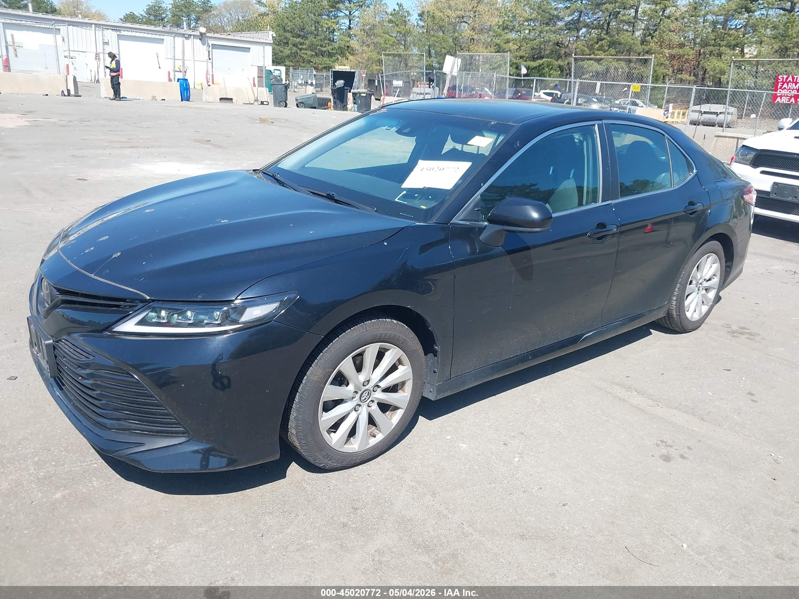 TOYOTA CAMRY image 2