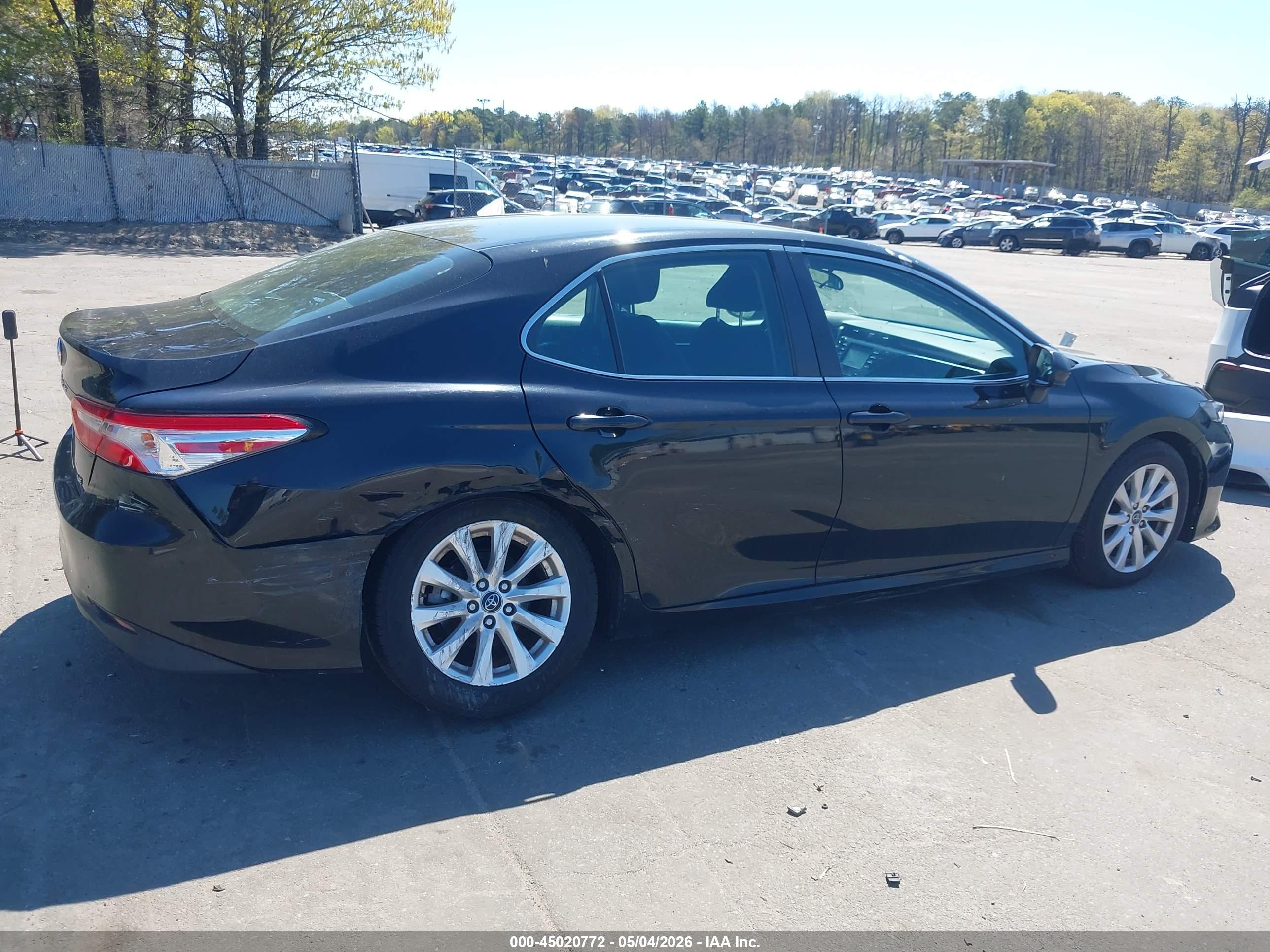 TOYOTA CAMRY image 6