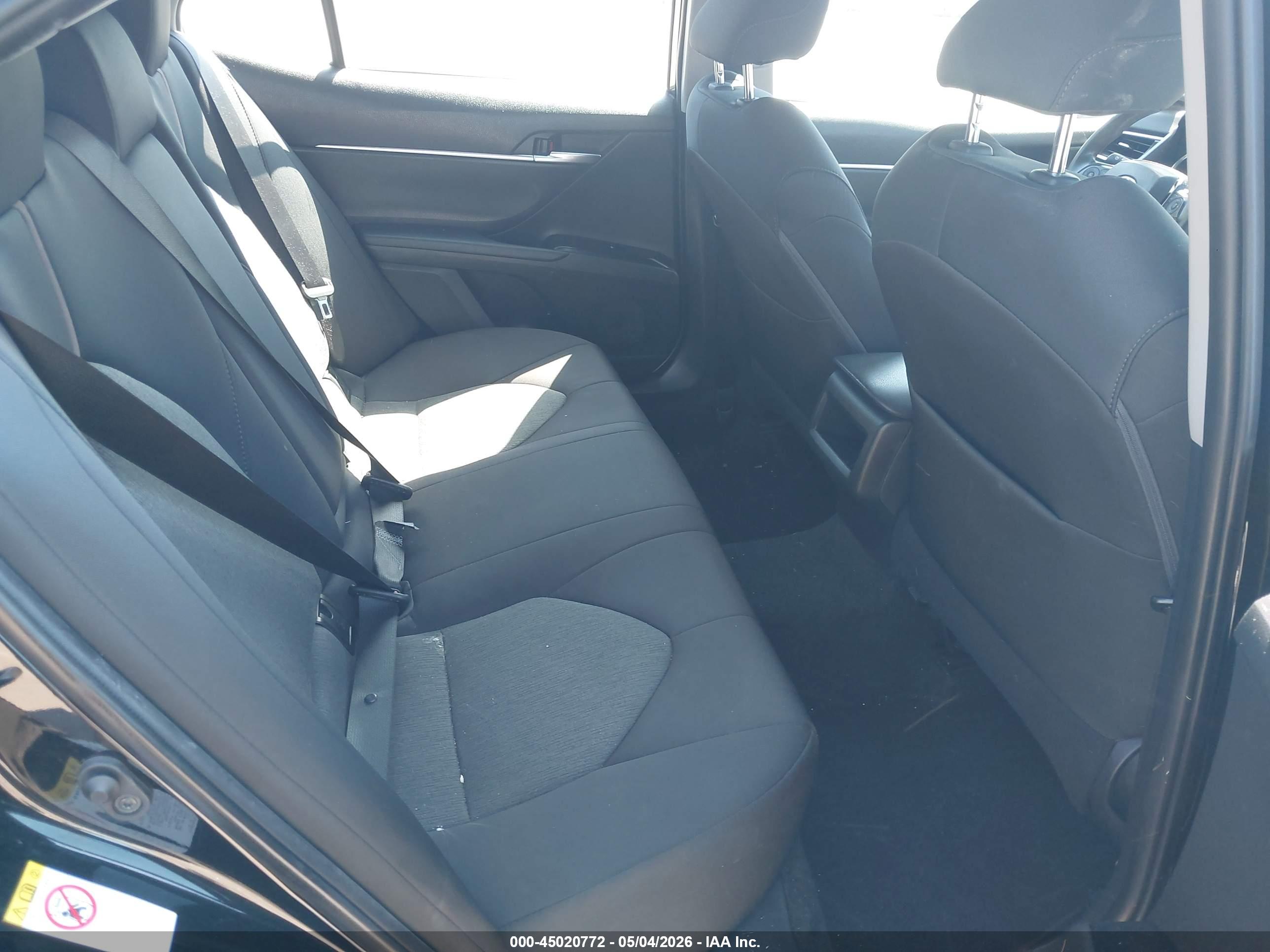 TOYOTA CAMRY image 8