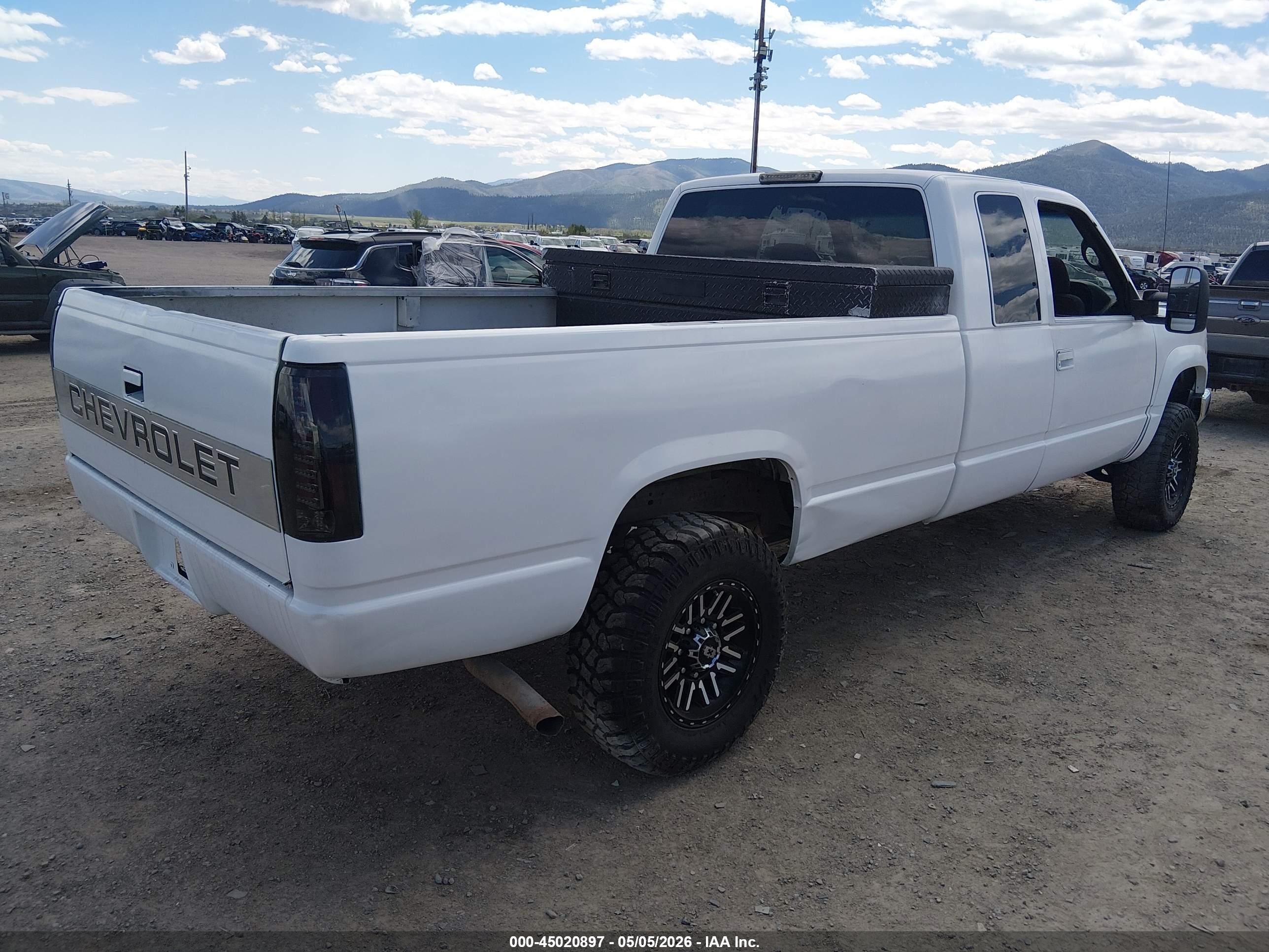 CHEVROLET K2500 image 4