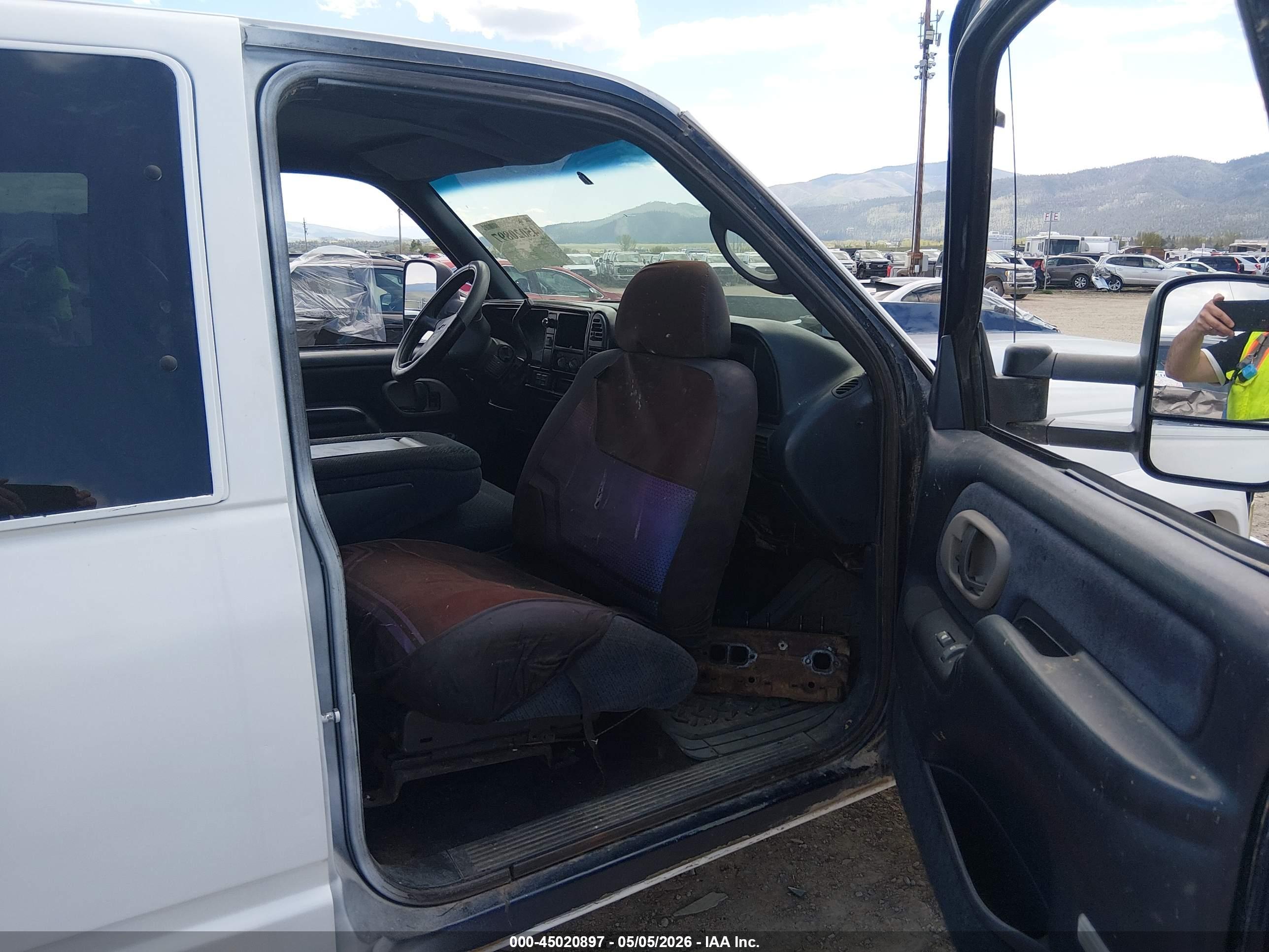 CHEVROLET K2500 image 5