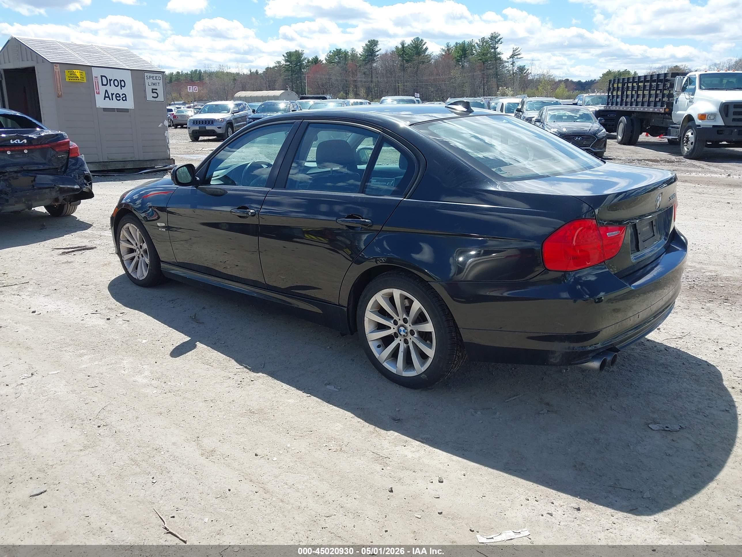 BMW 328I image 3