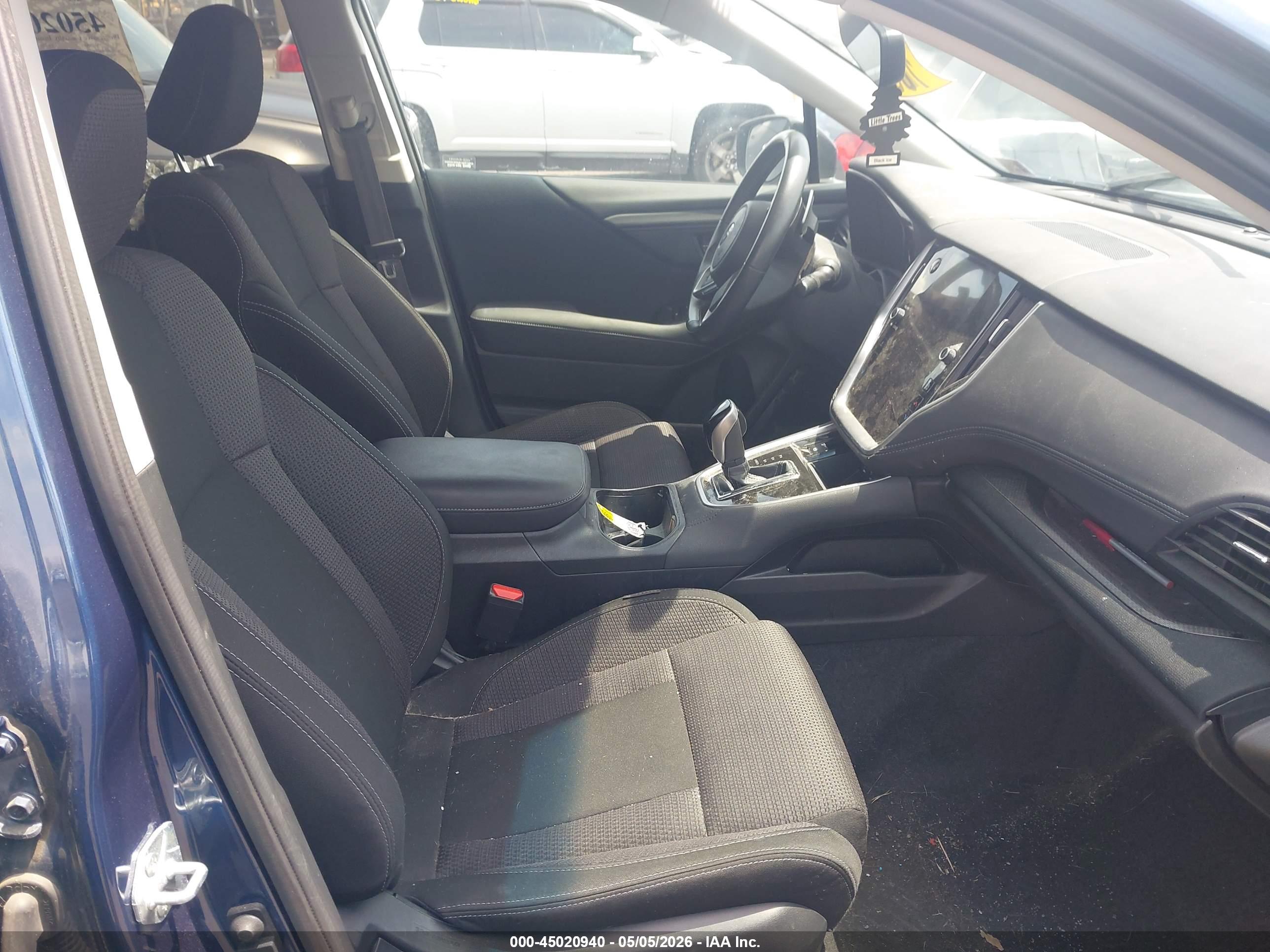 SUBARU OUTBACK image 5