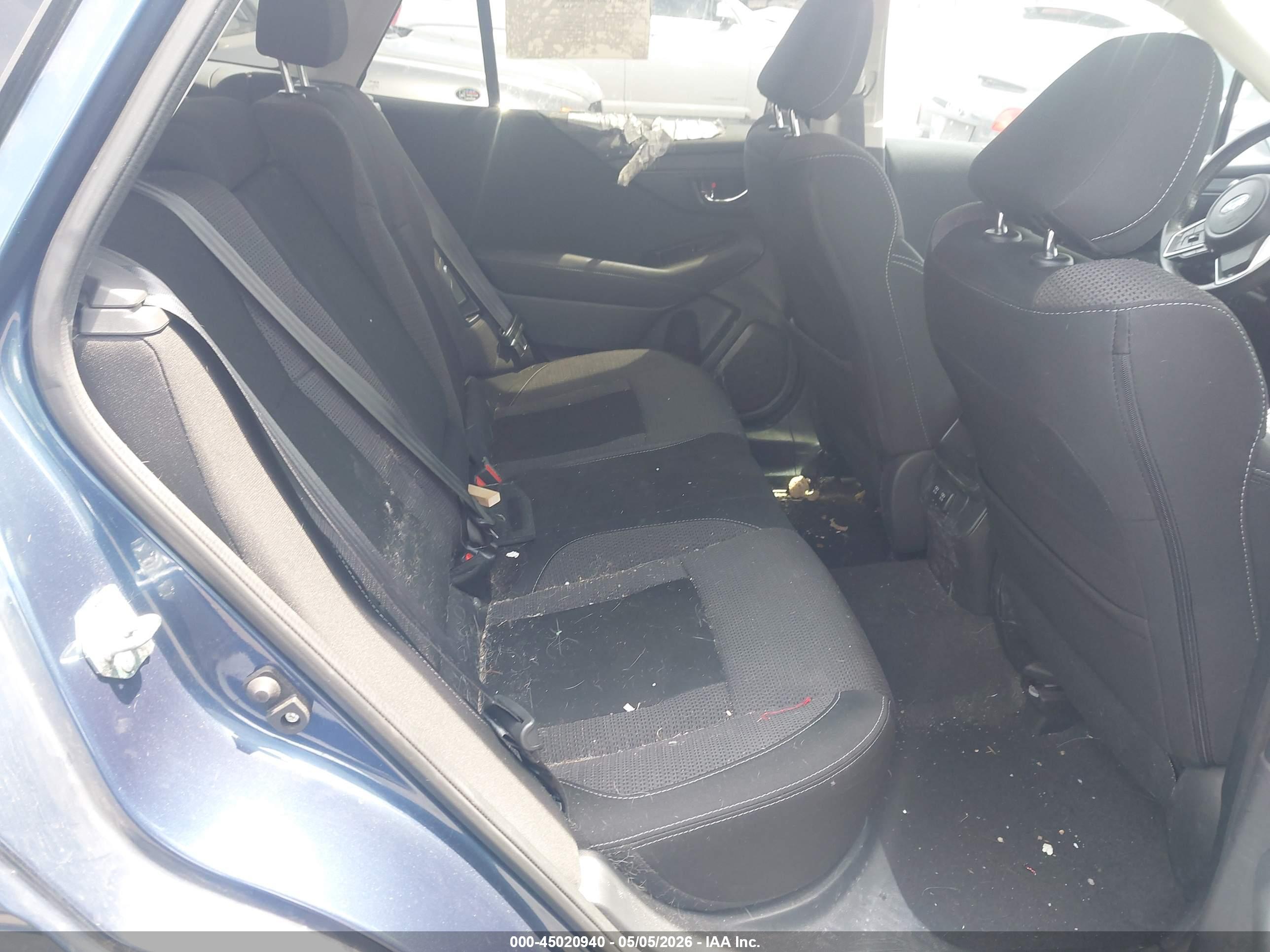 SUBARU OUTBACK image 8