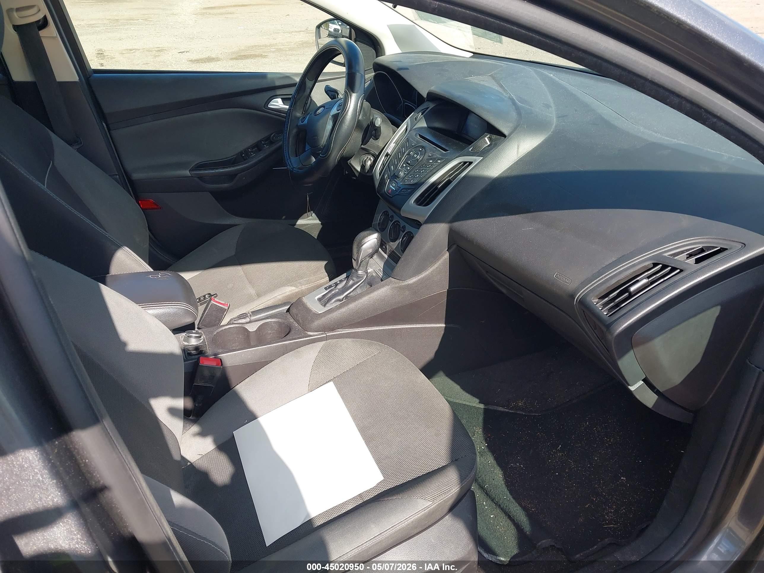 FORD FOCUS image 5