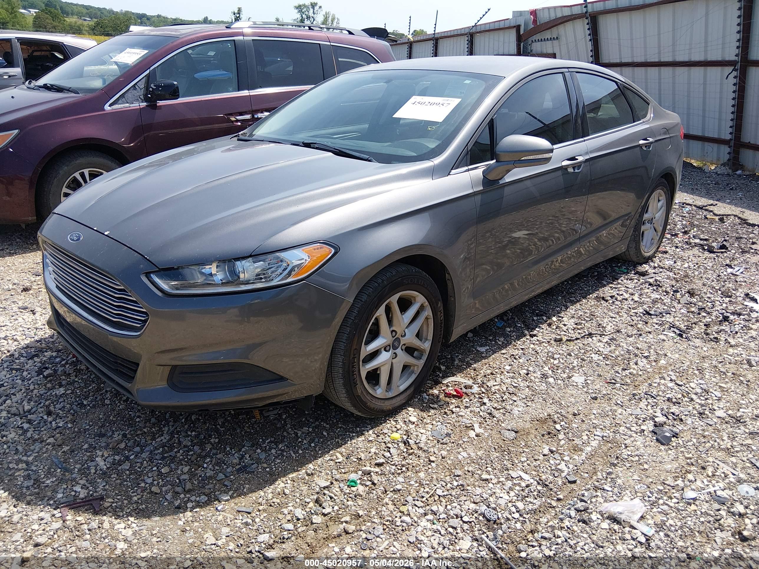 FORD FUSION image 2