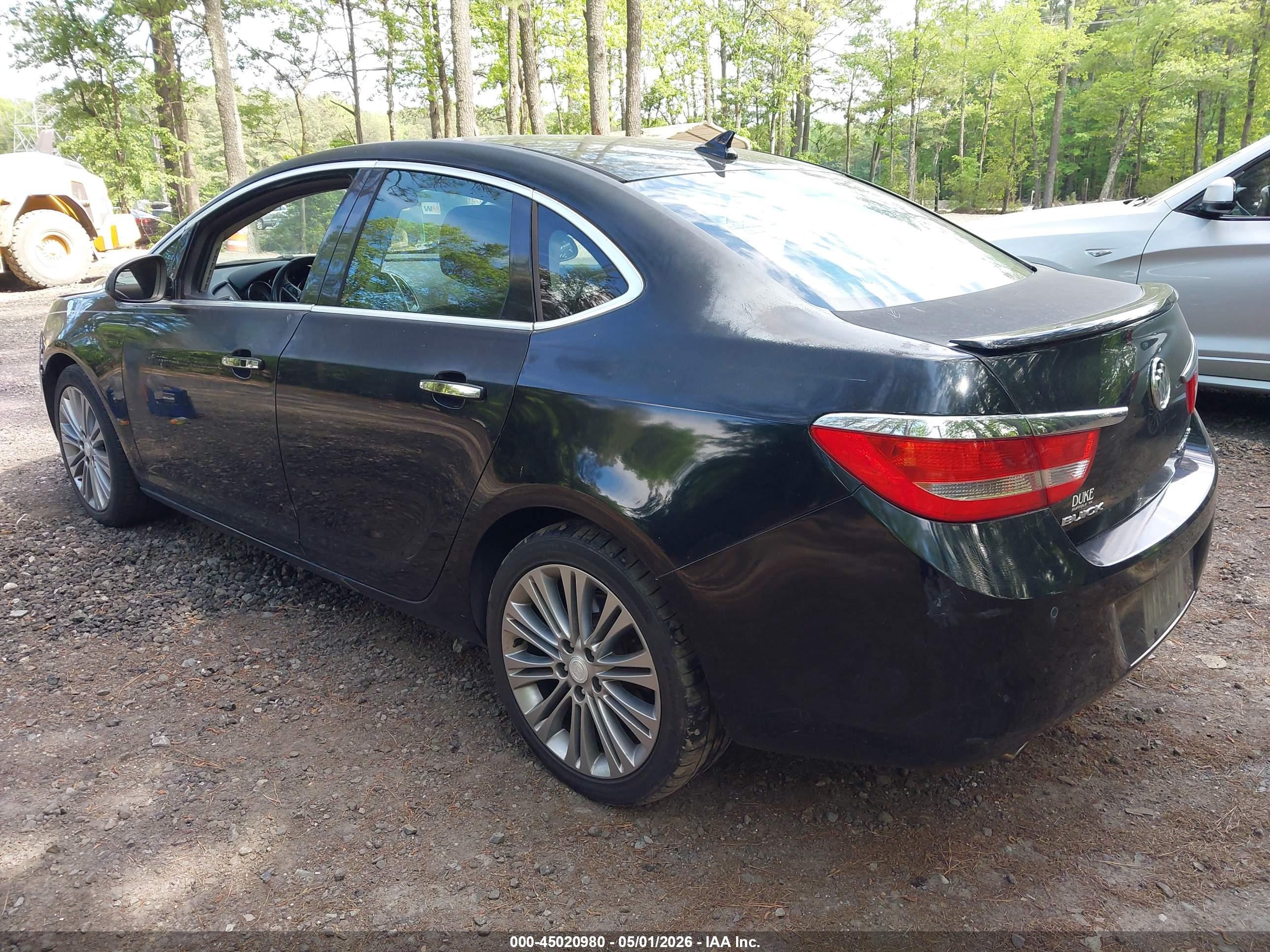 BUICK VERANO image 3