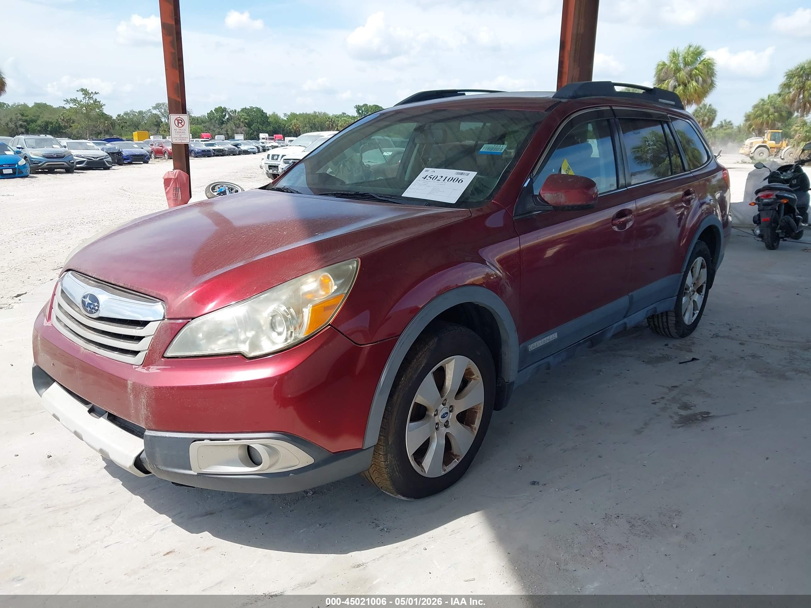 SUBARU OUTBACK image 2