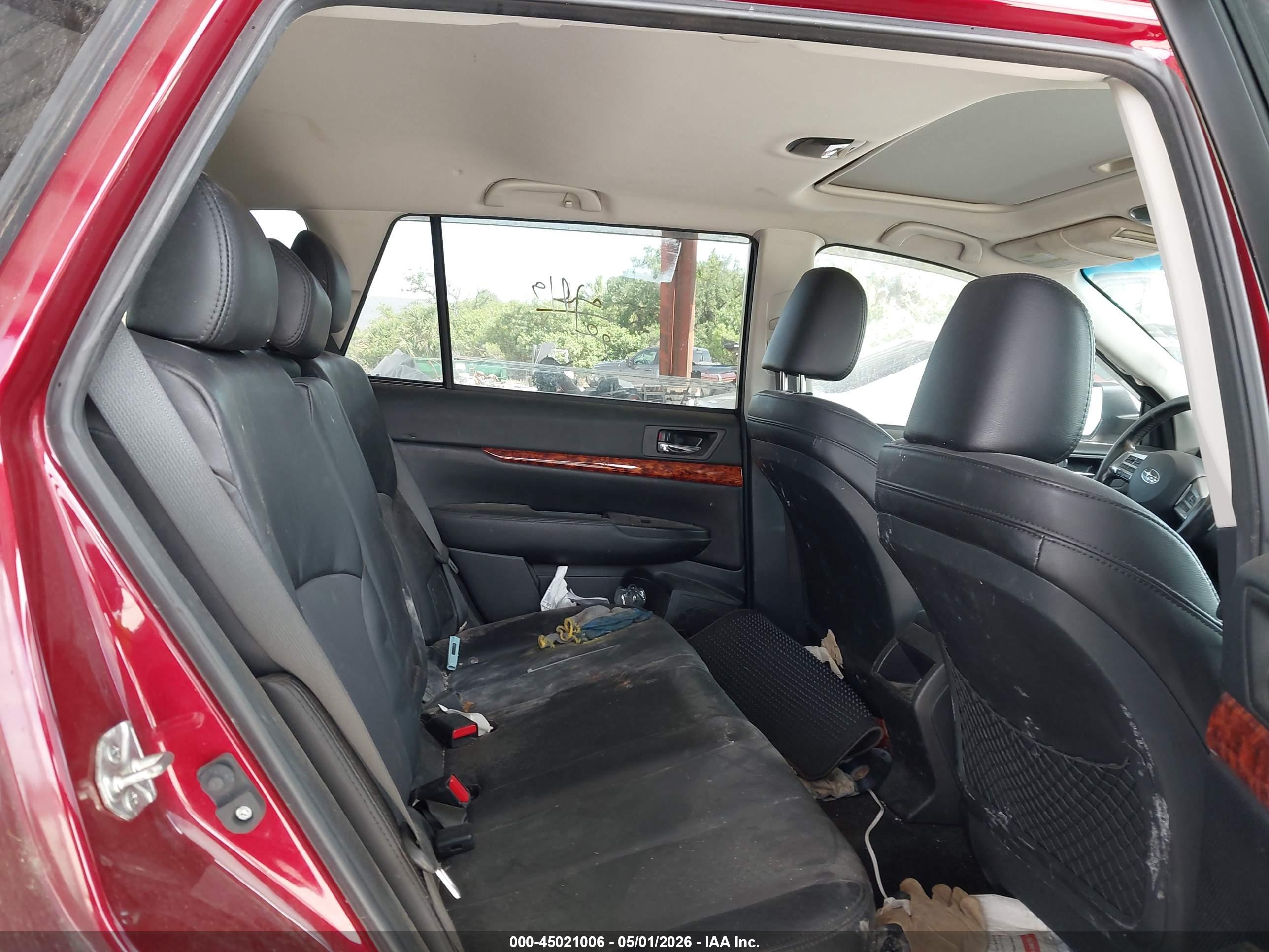 SUBARU OUTBACK image 8