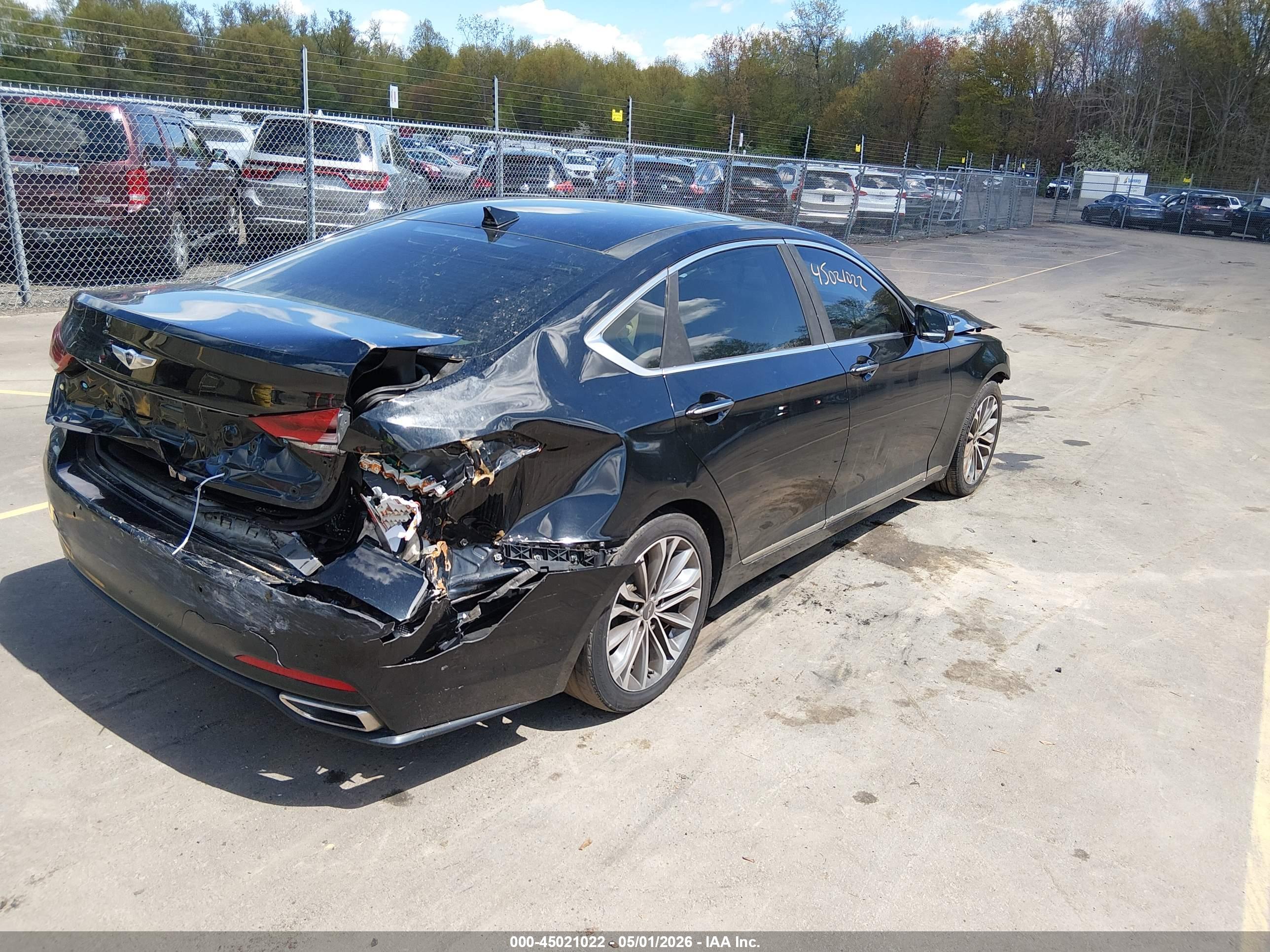 HYUNDAI GENESIS image 4