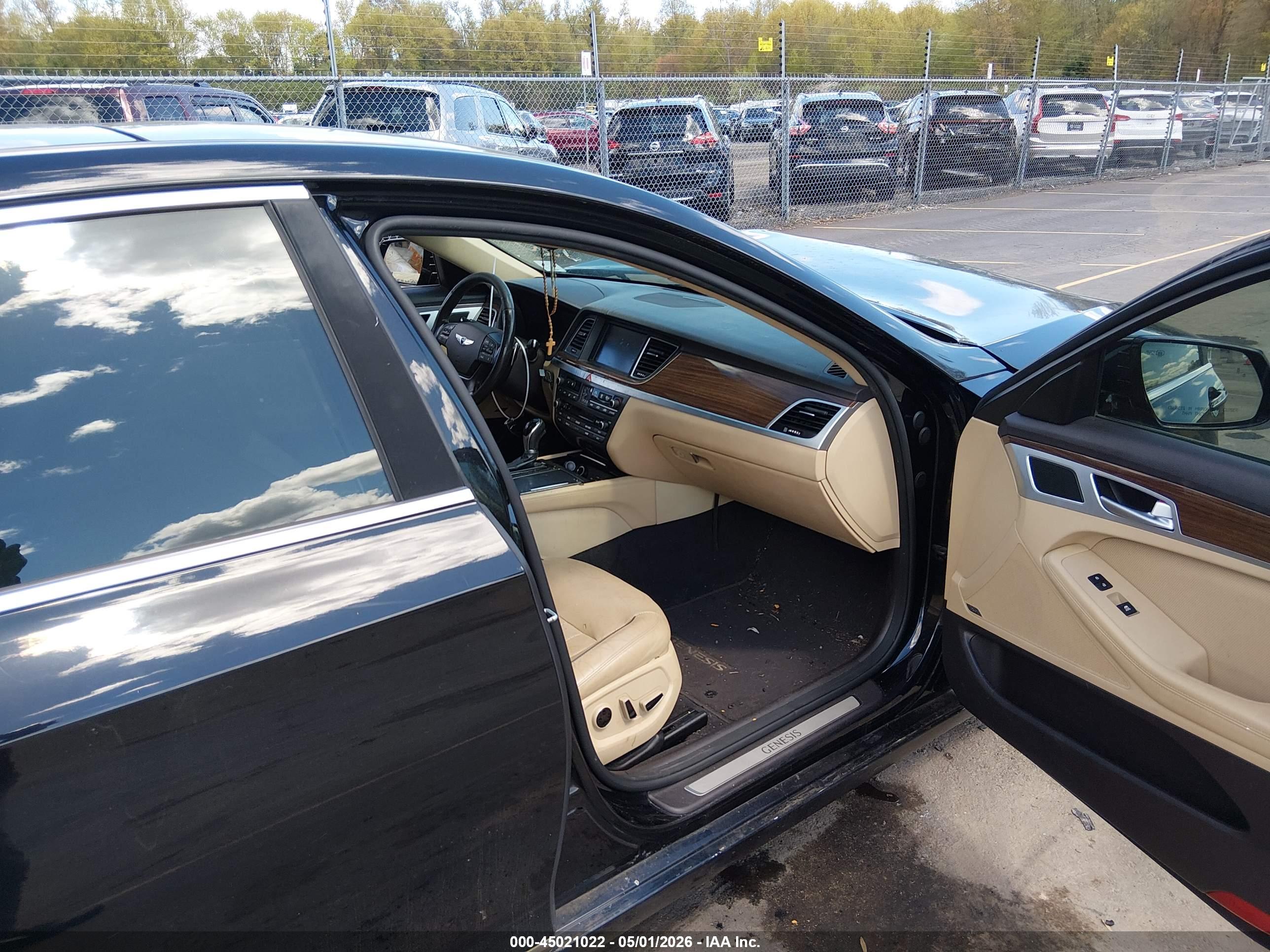 HYUNDAI GENESIS image 5