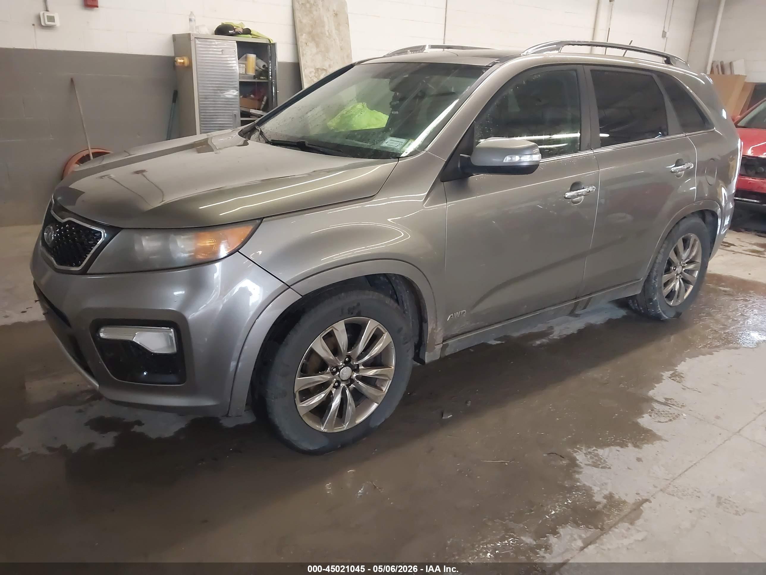 KIA SORENTO image 2