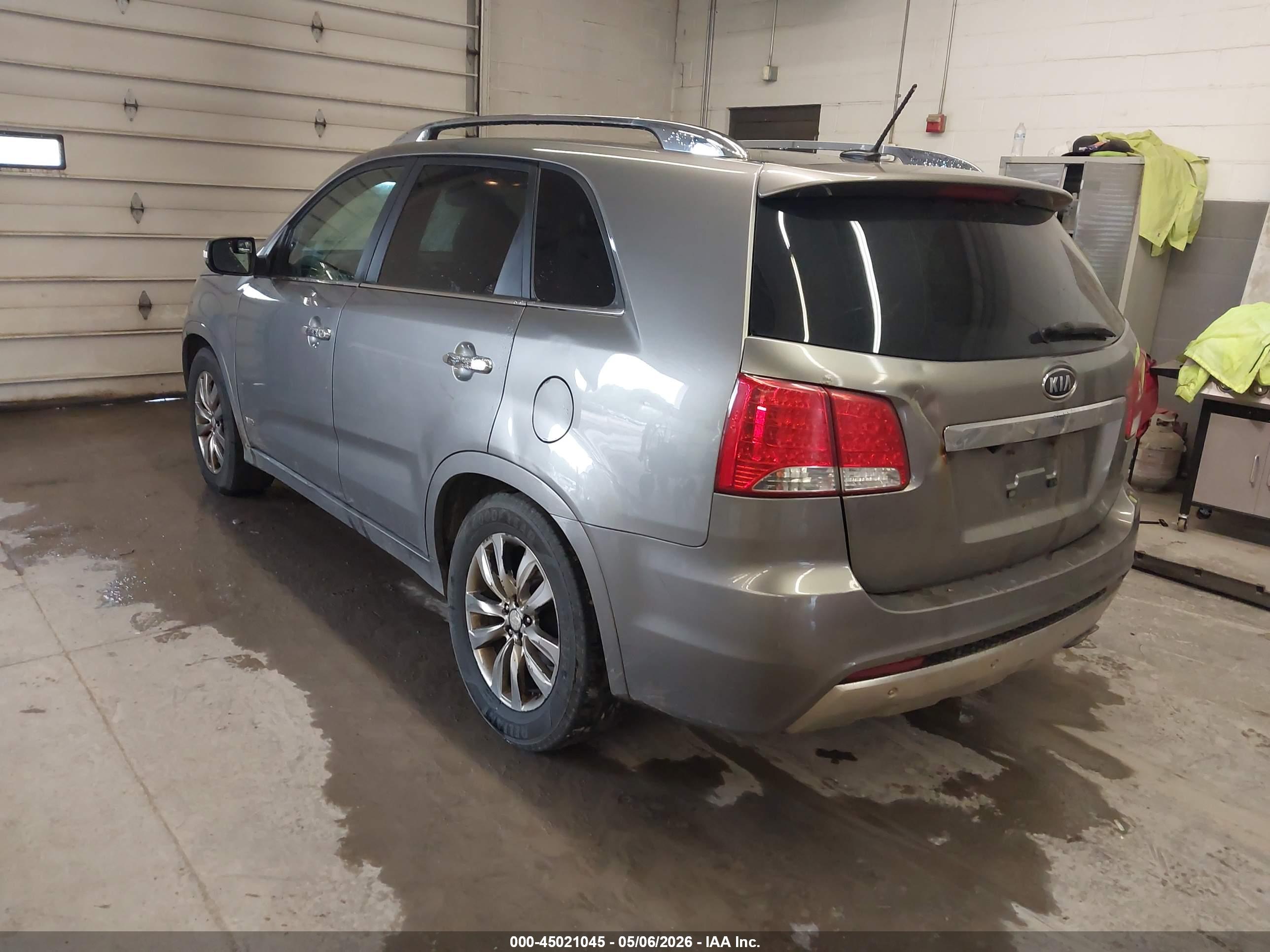 KIA SORENTO image 3