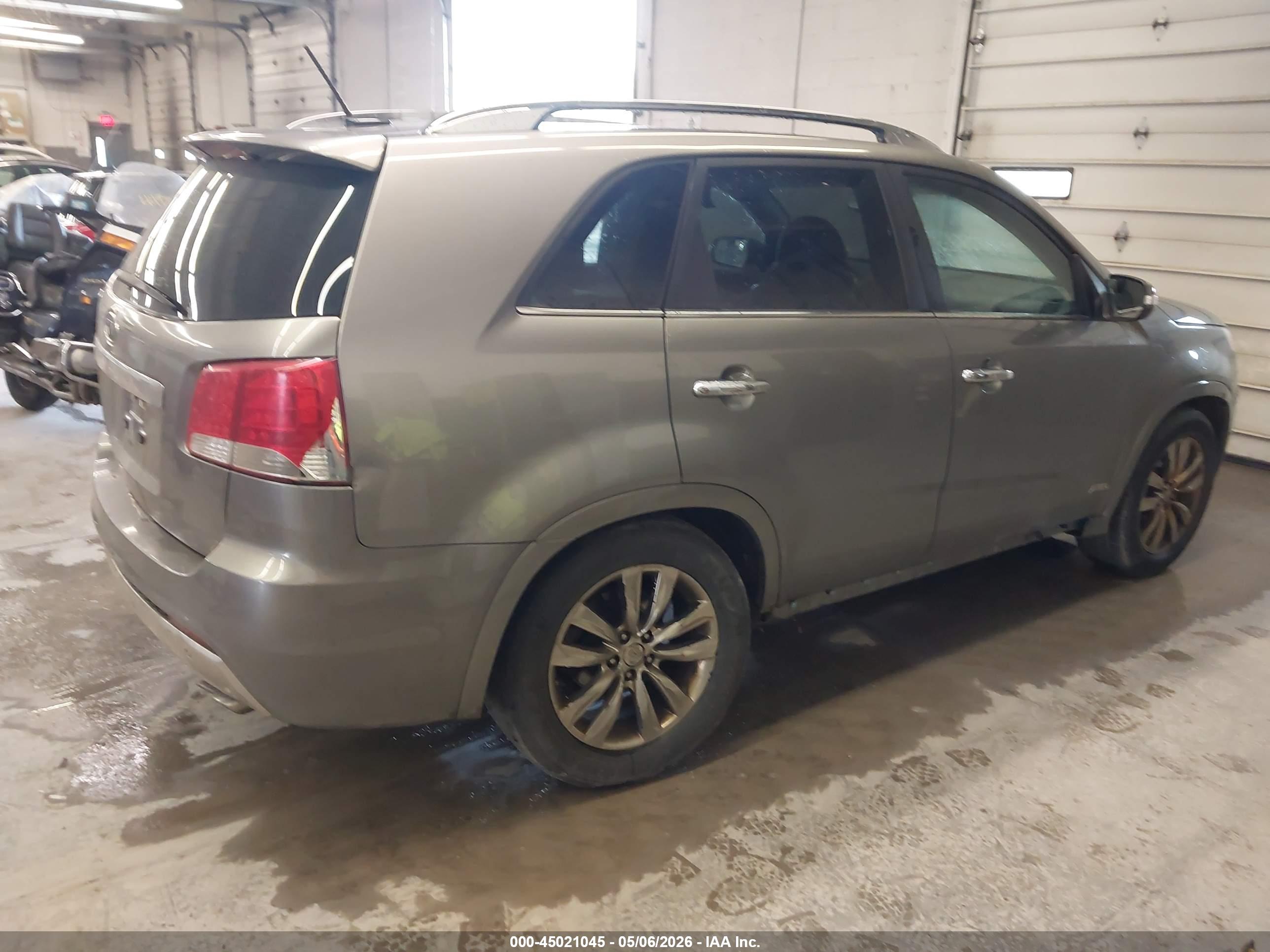 KIA SORENTO image 4