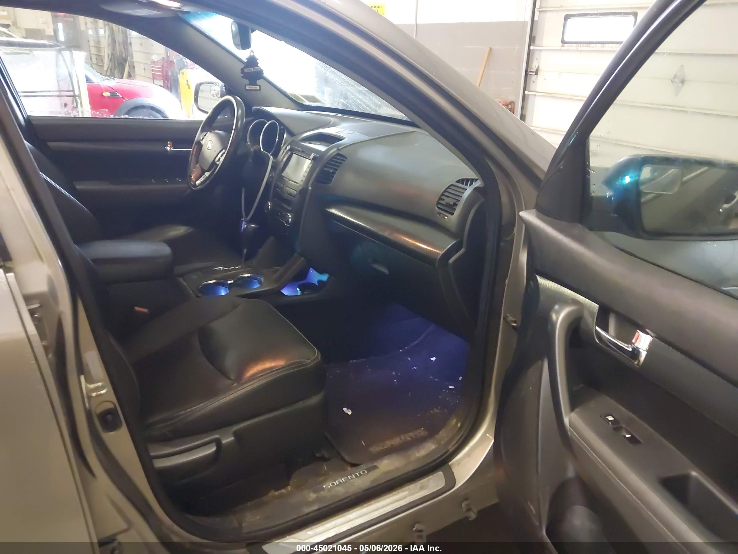 KIA SORENTO image 5