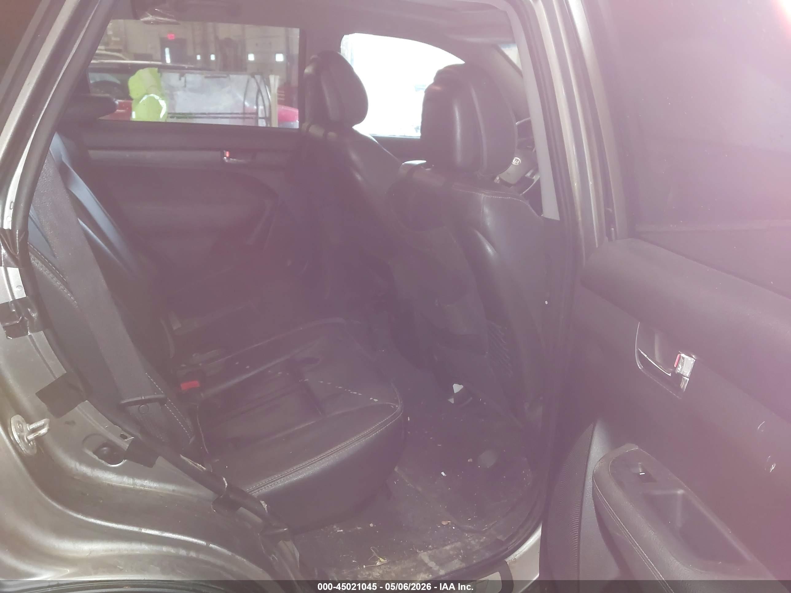 KIA SORENTO image 8