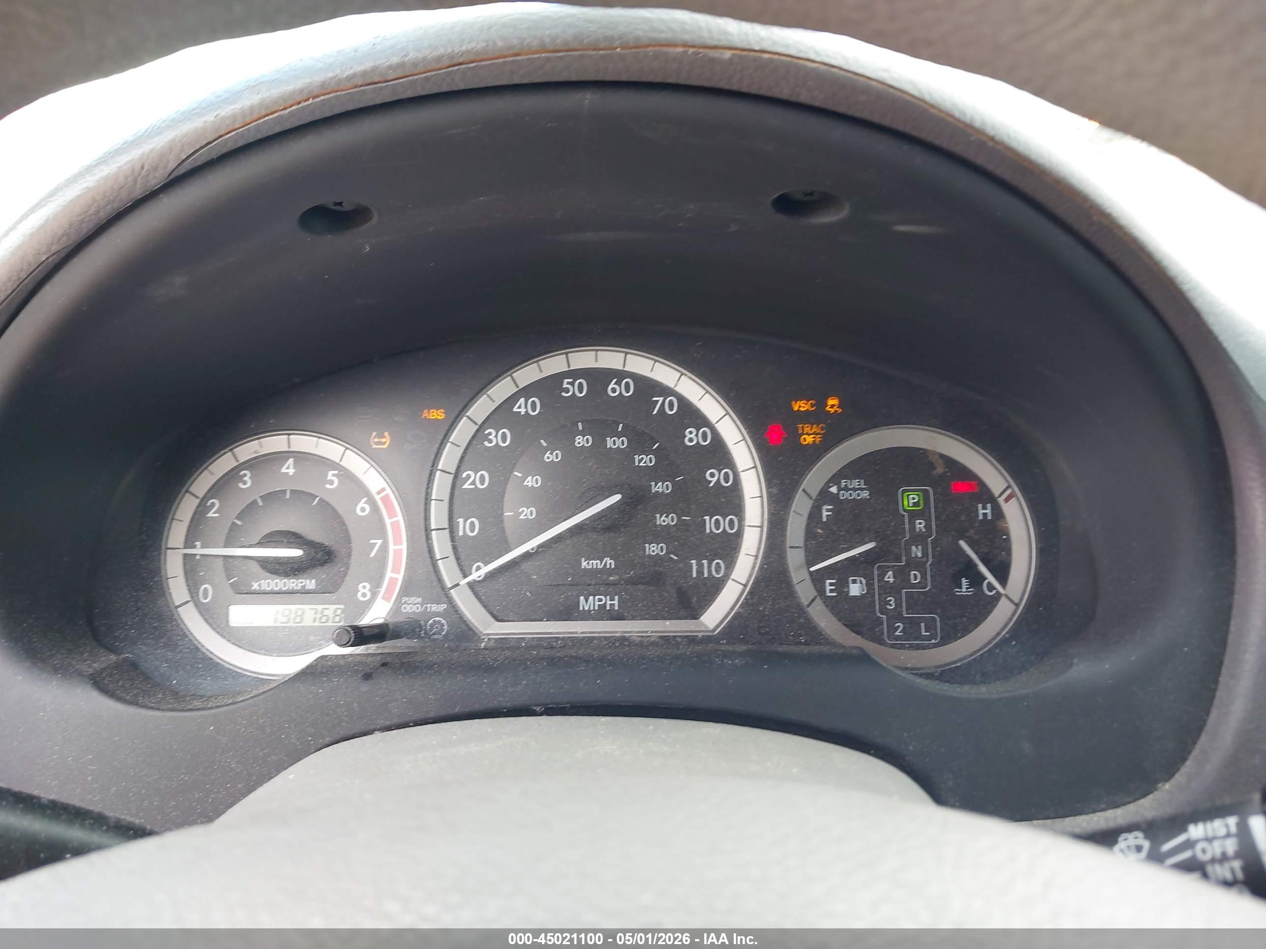 TOYOTA SIENNA image 7