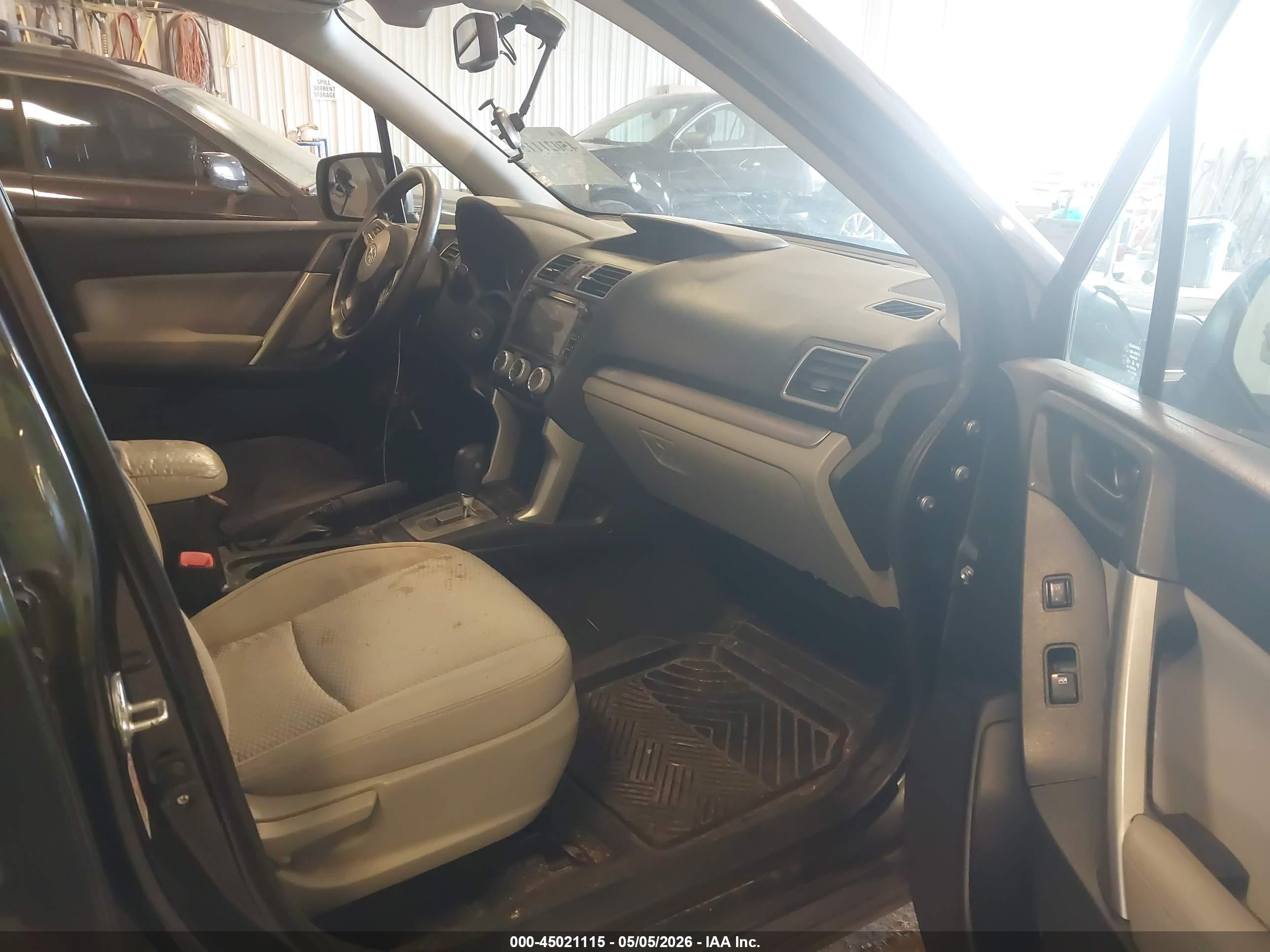 SUBARU FORESTER image 5