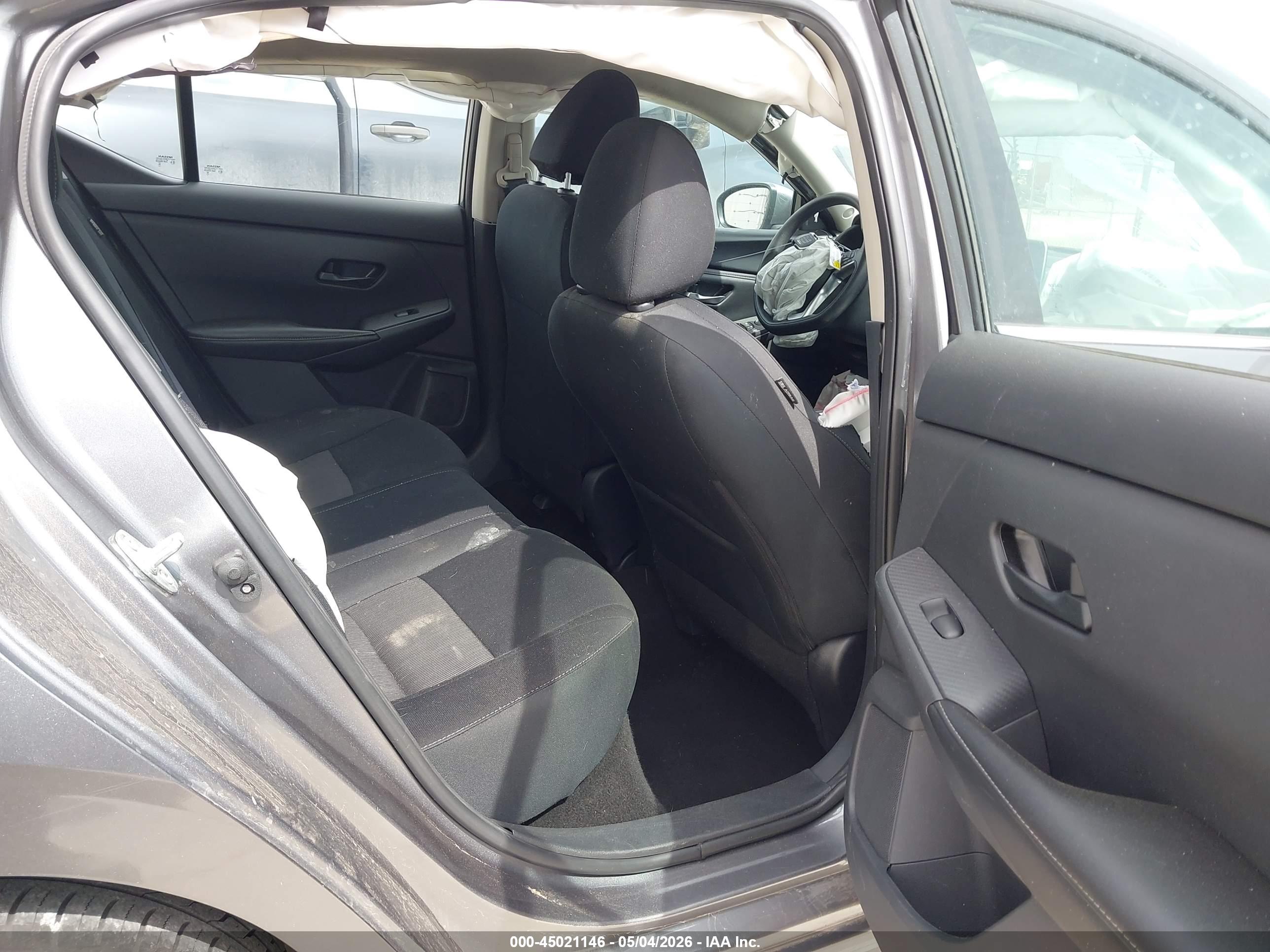 NISSAN SENTRA image 8