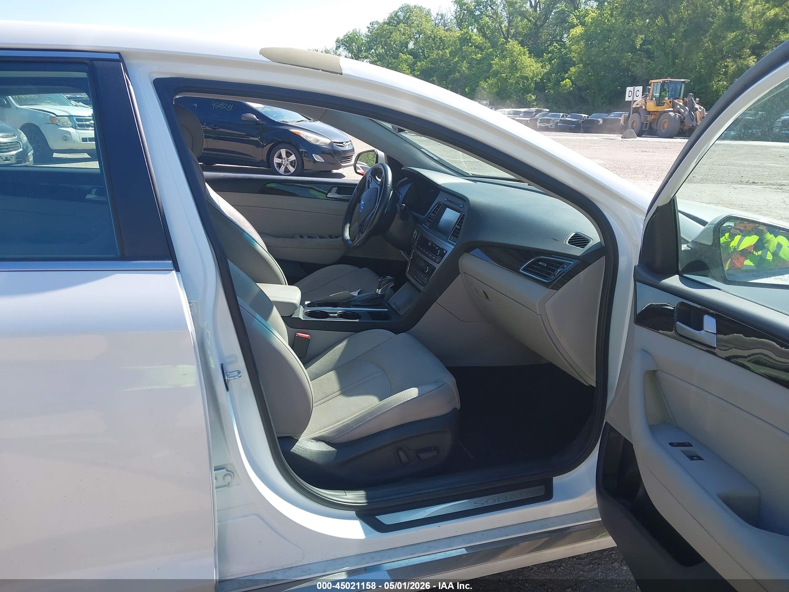 HYUNDAI SONATA image 5