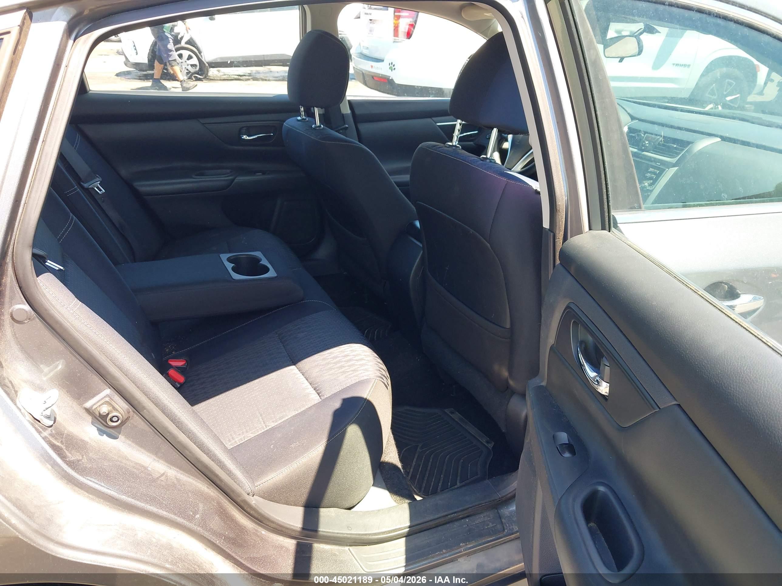 NISSAN ALTIMA image 8