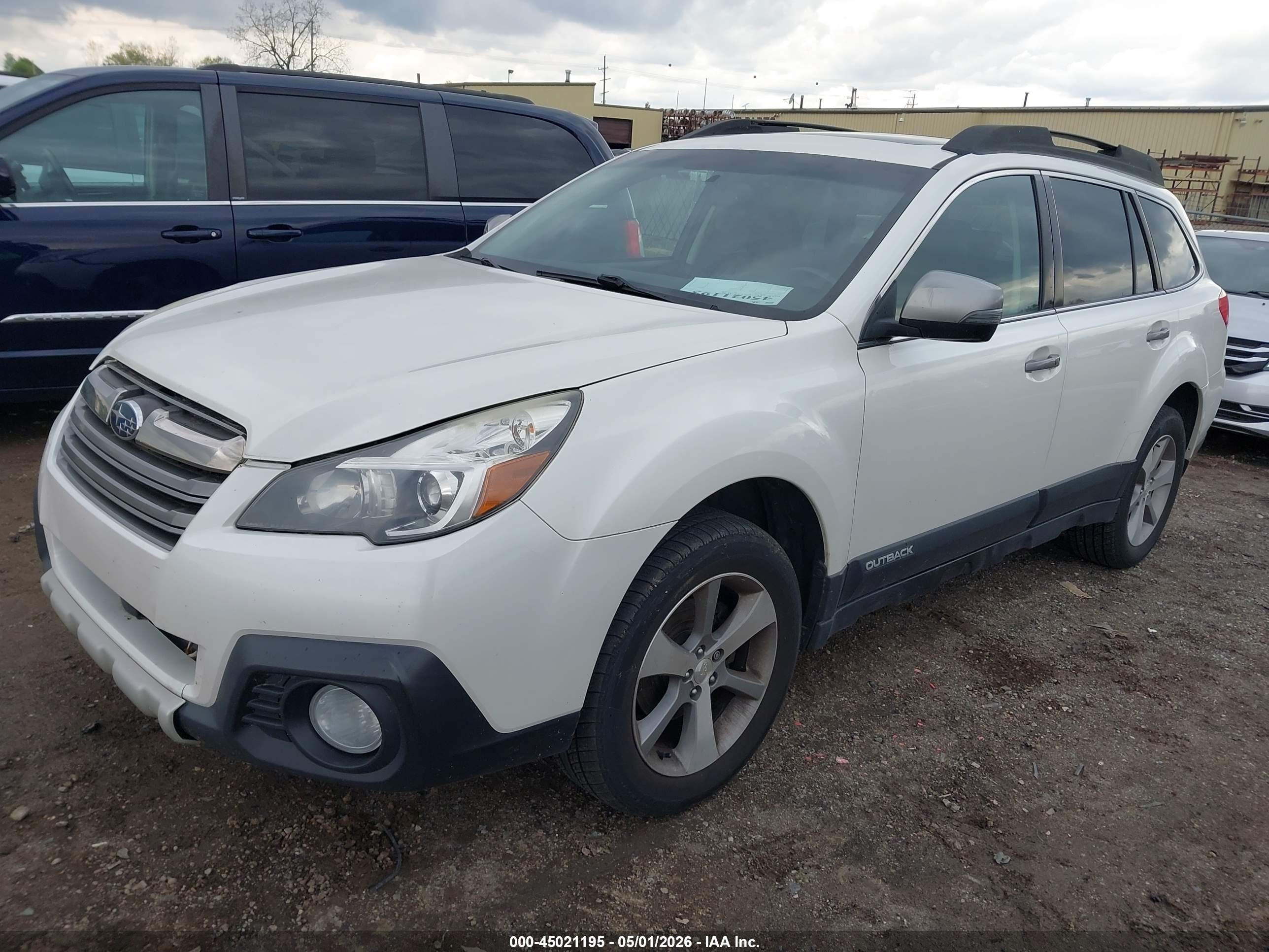 SUBARU OUTBACK image 2