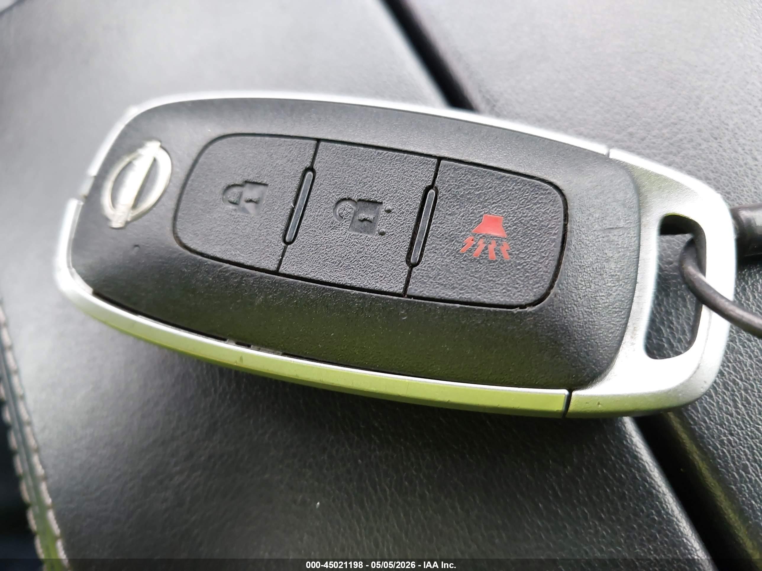 NISSAN ROGUE image 11