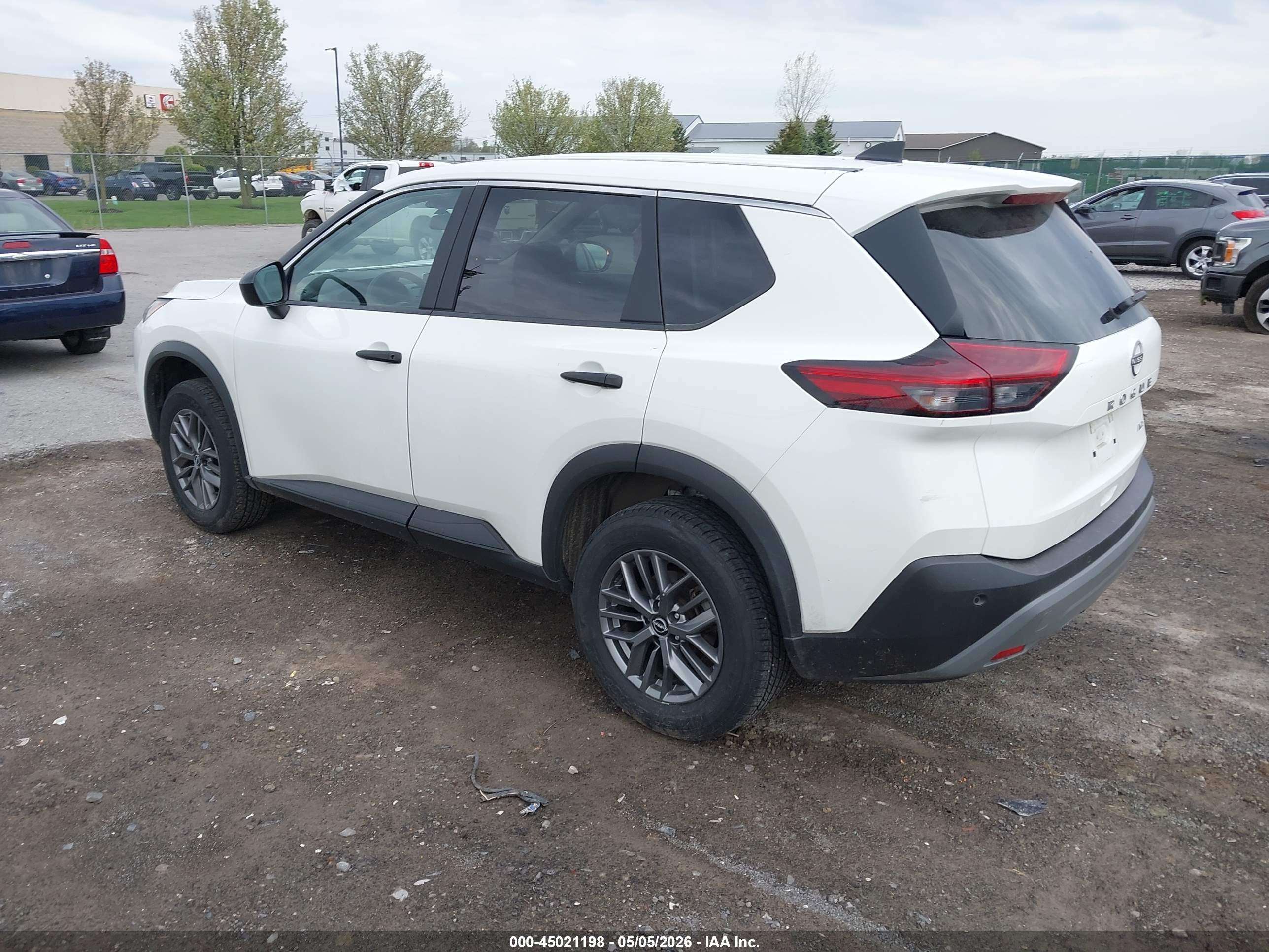 NISSAN ROGUE image 3