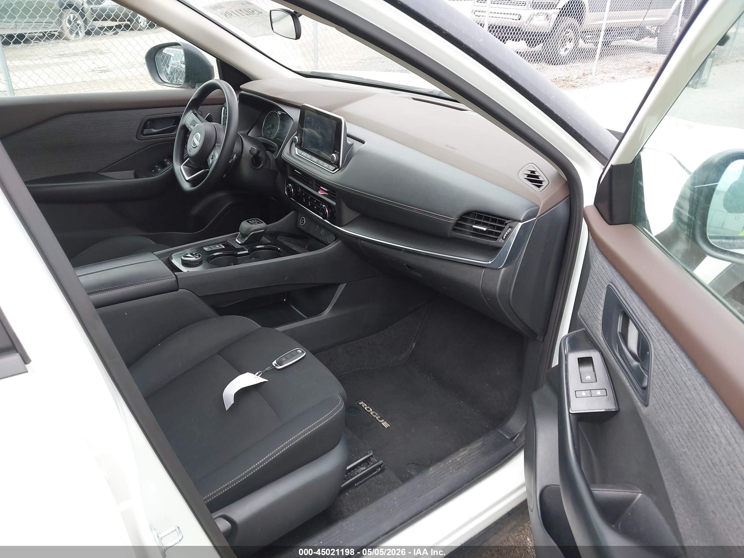 NISSAN ROGUE image 5