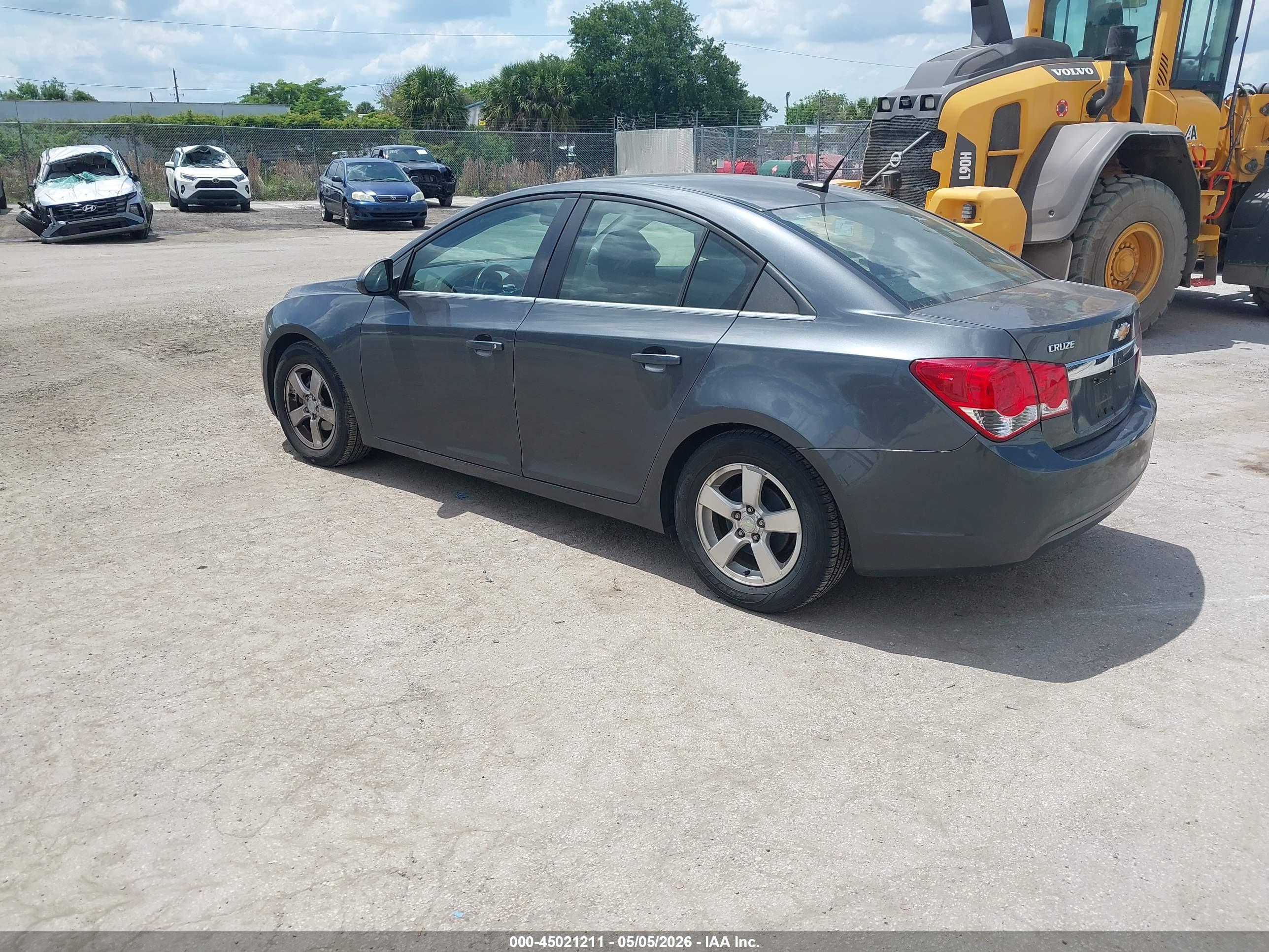 CHEVROLET CRUZE image 3