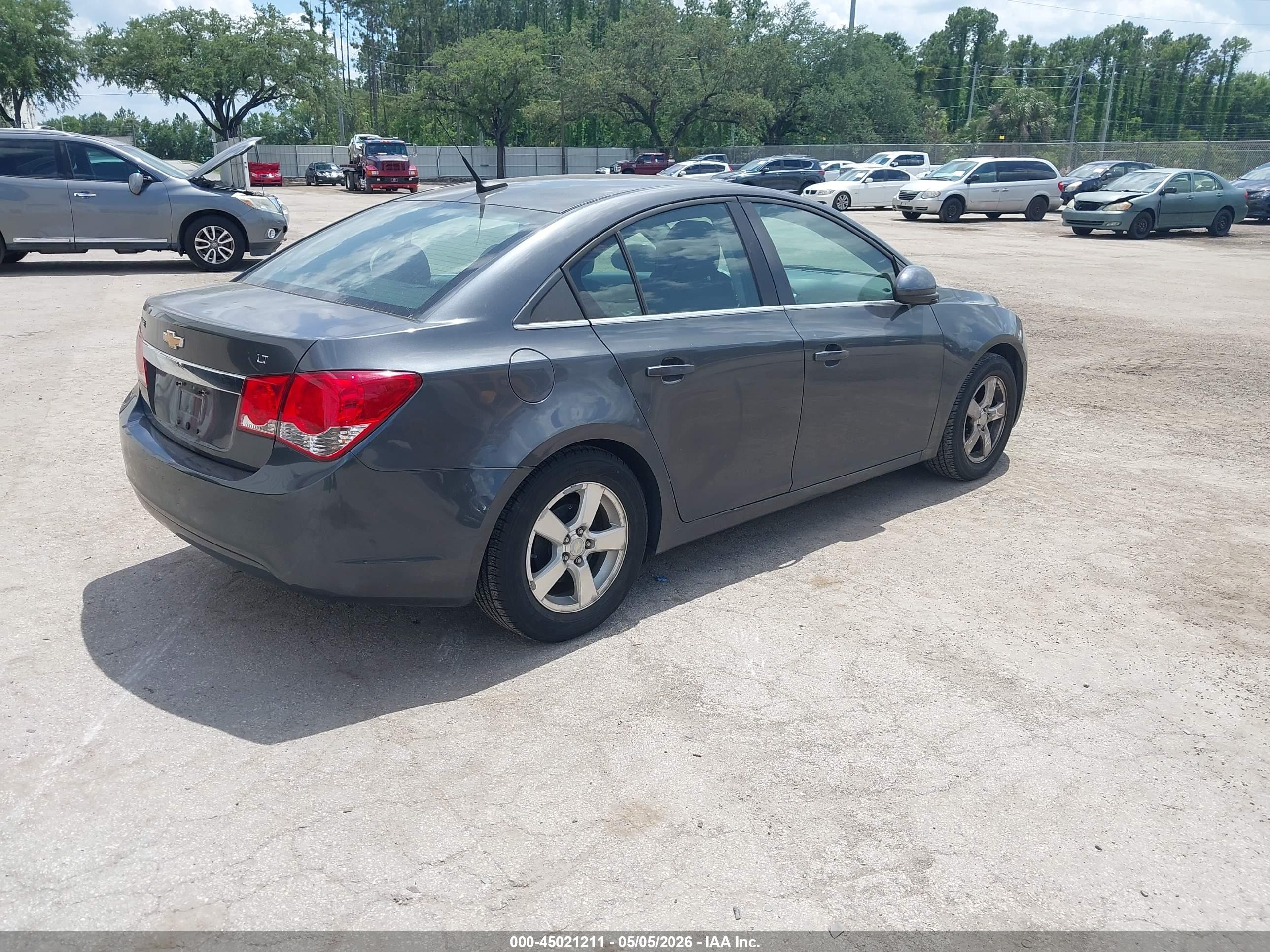 CHEVROLET CRUZE image 4
