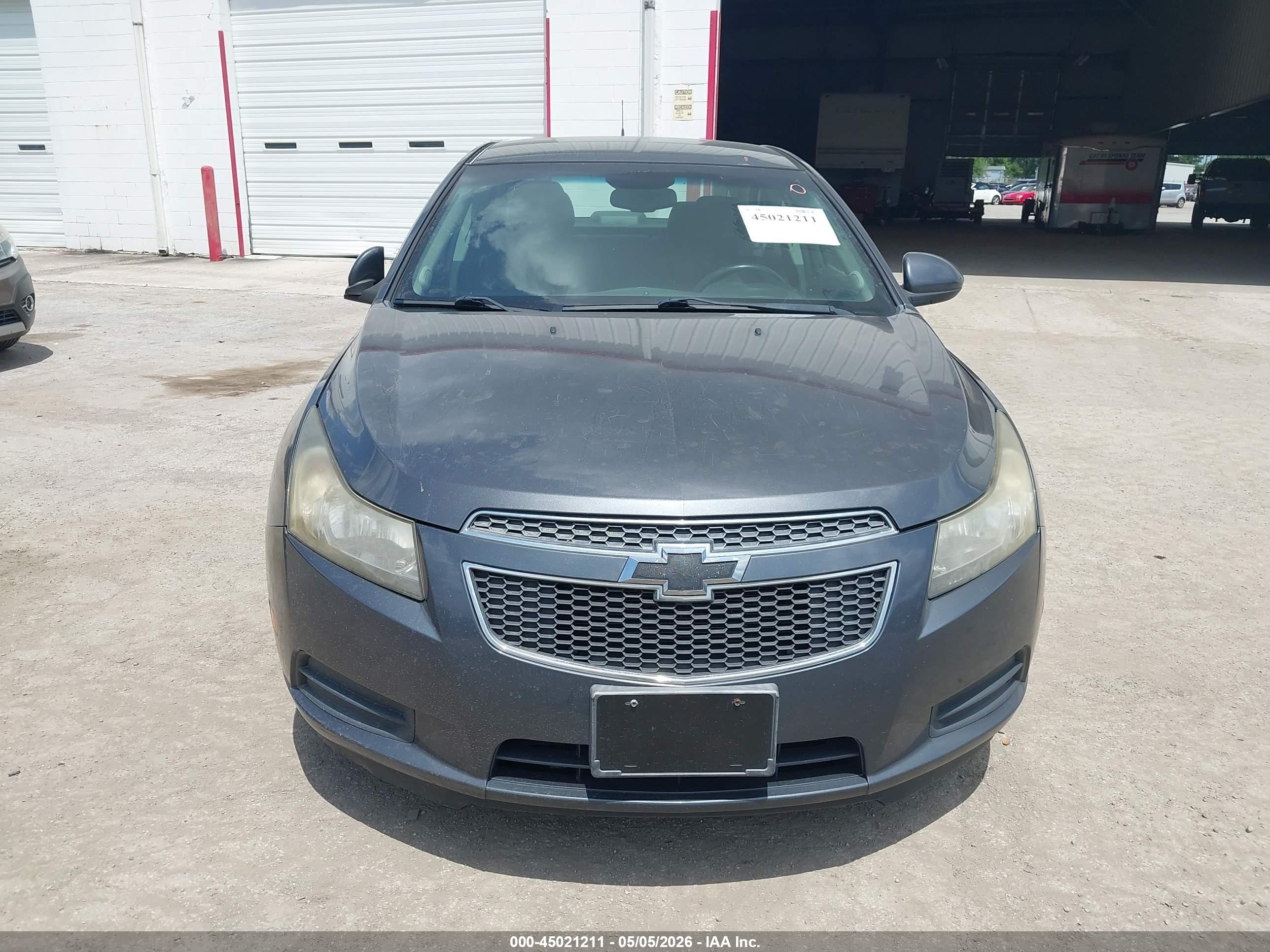 CHEVROLET CRUZE image 6