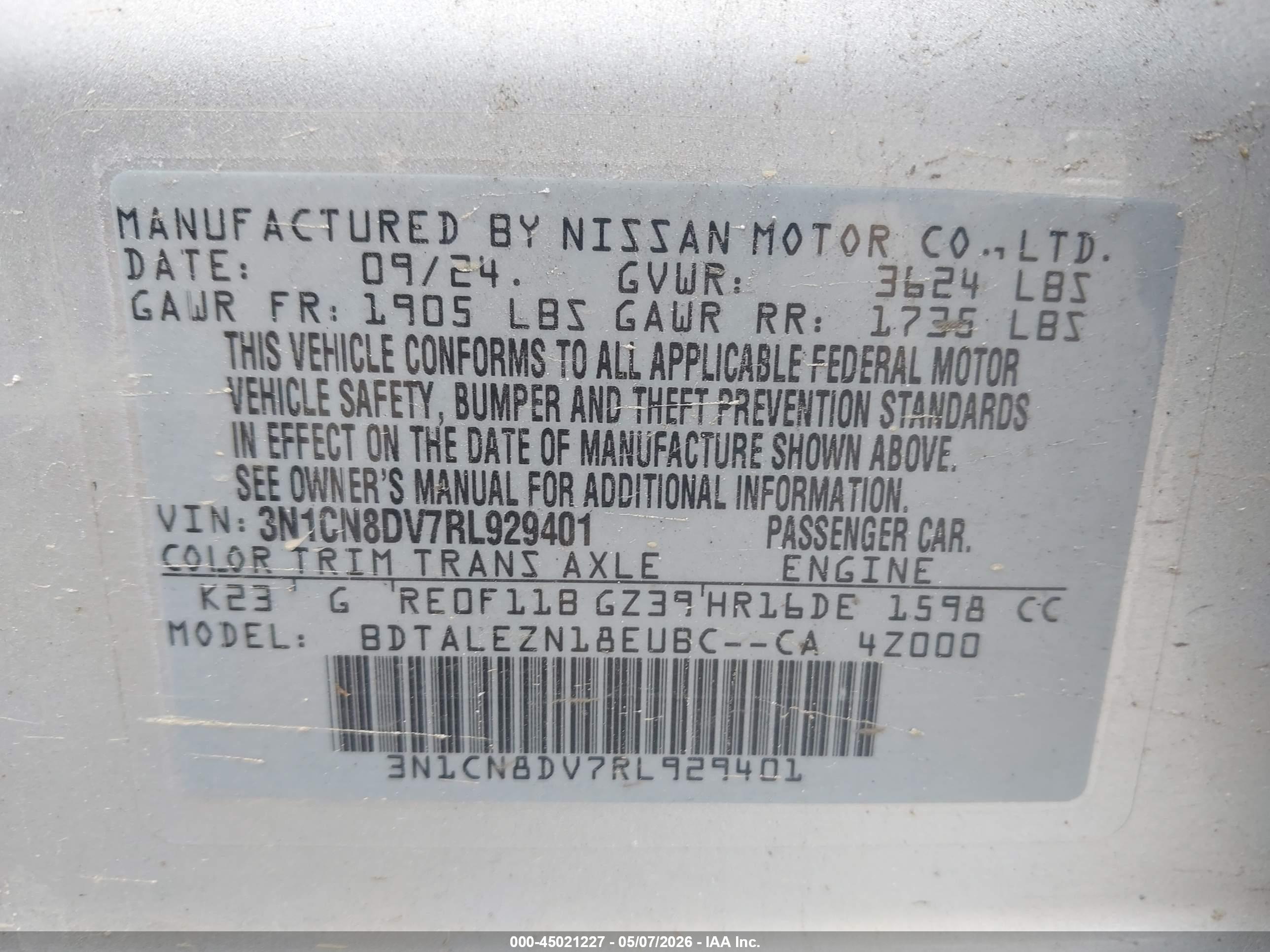 NISSAN VERSA image 9