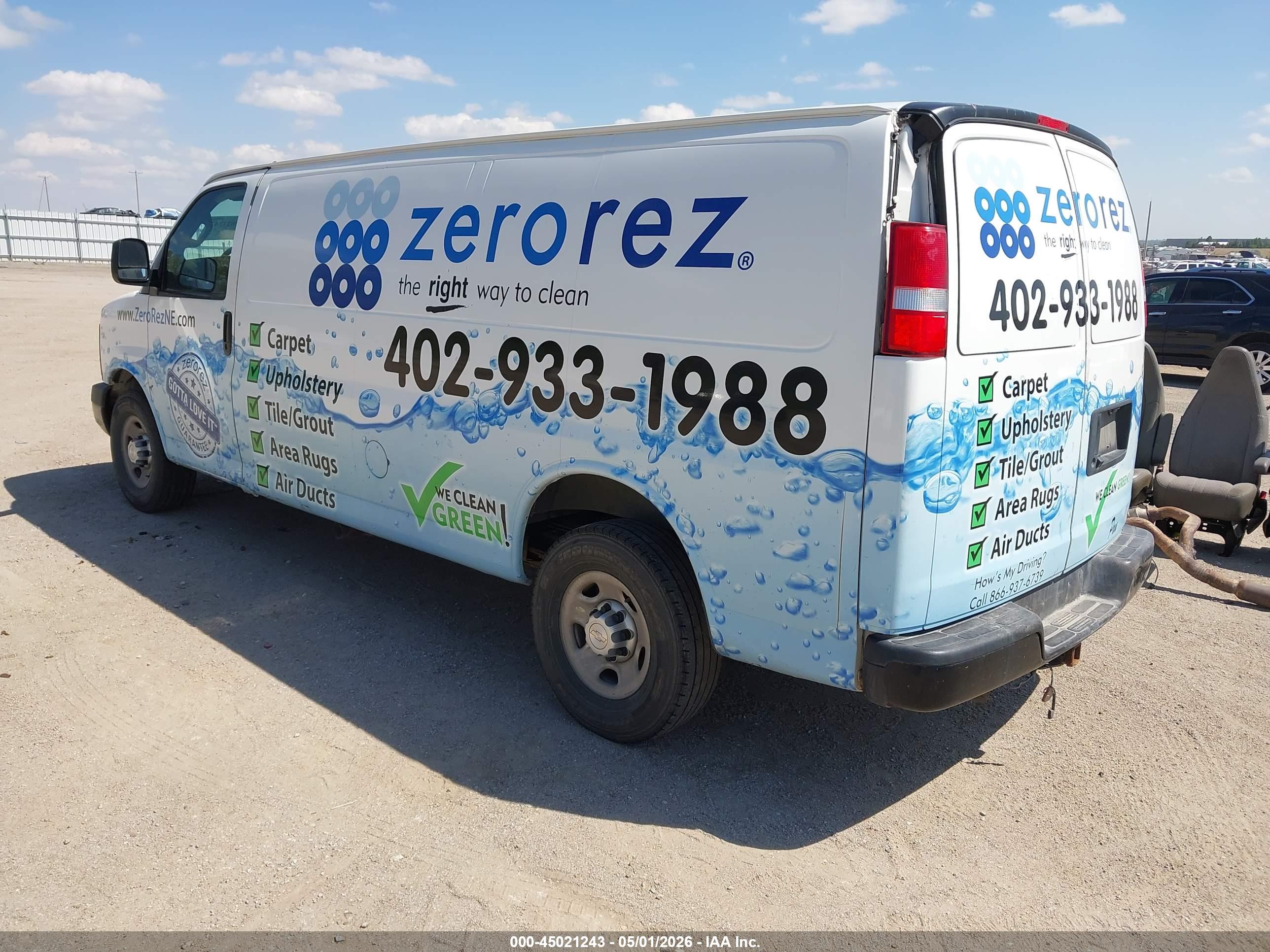 CHEVROLET EXPRESS image 3