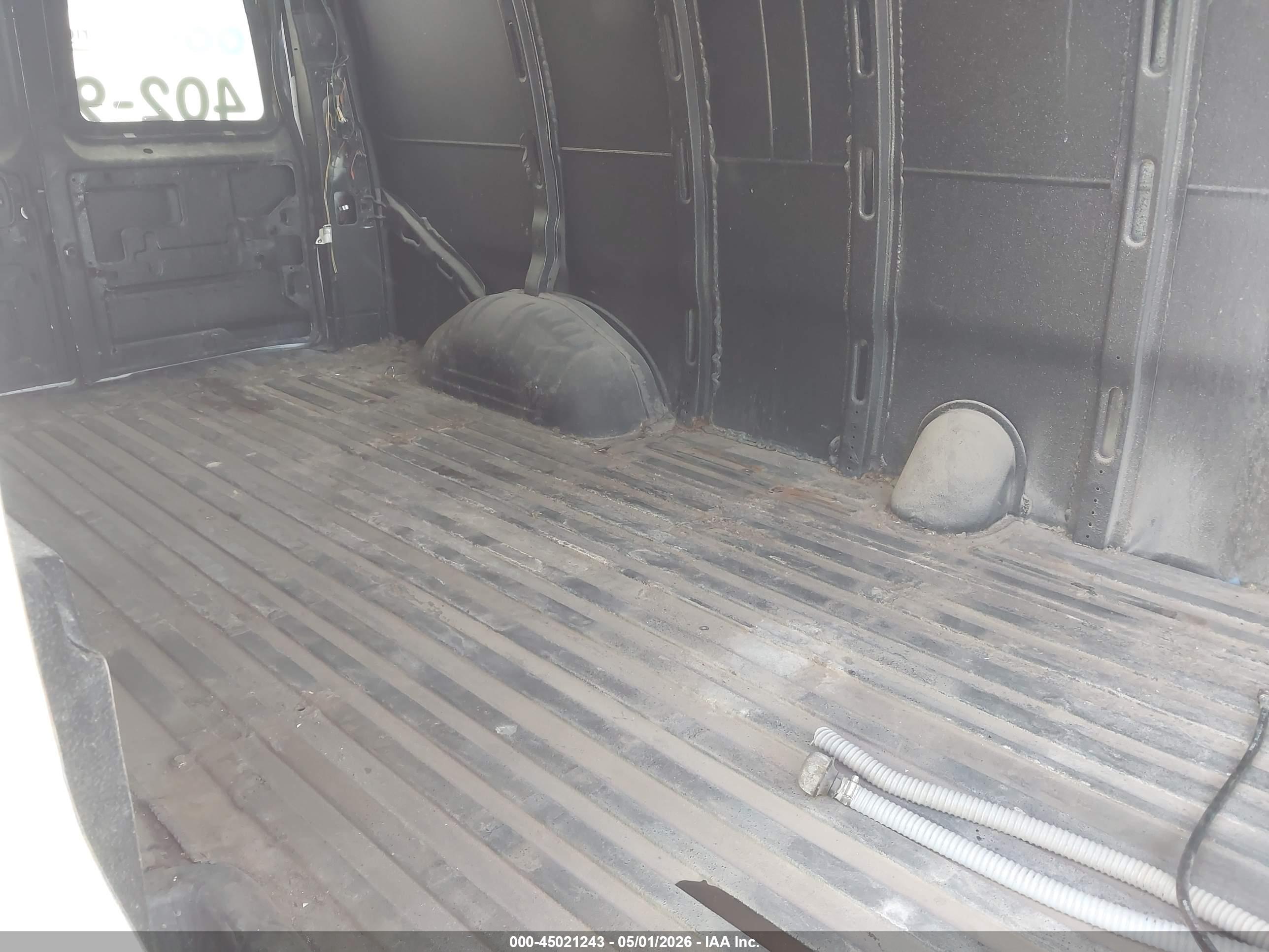 CHEVROLET EXPRESS image 8